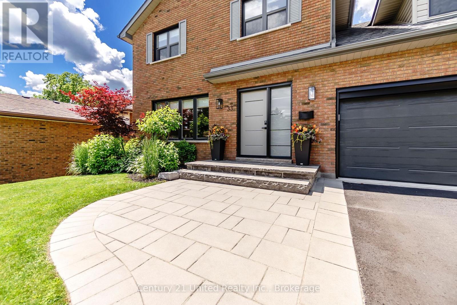 33 Oakwood Crescent, Peterborough (Monaghan Ward 2), Ontario  K9J 1N2 - Photo 5 - X13542648