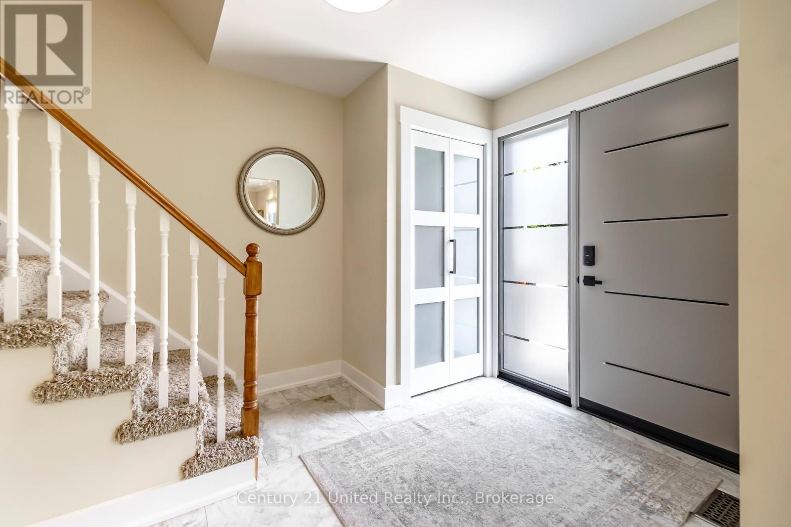 33 Oakwood Crescent, Peterborough (Monaghan Ward 2), Ontario  K9J 1N2 - Photo 6 - X13542648