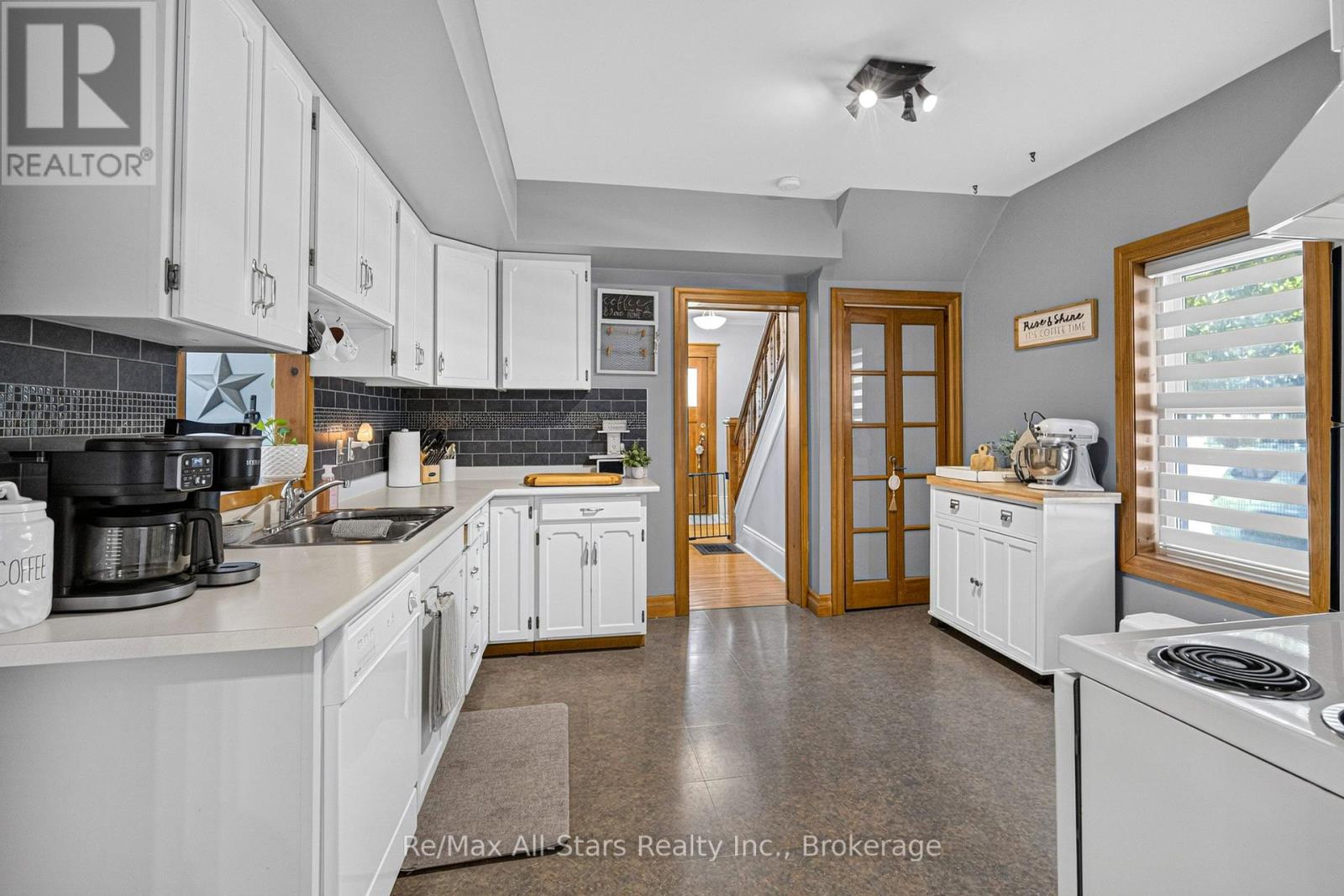 18 Sturgeon Road N, Kawartha Lakes (Omemee), Ontario  K0L 2W0 - Photo 12 - X13543626