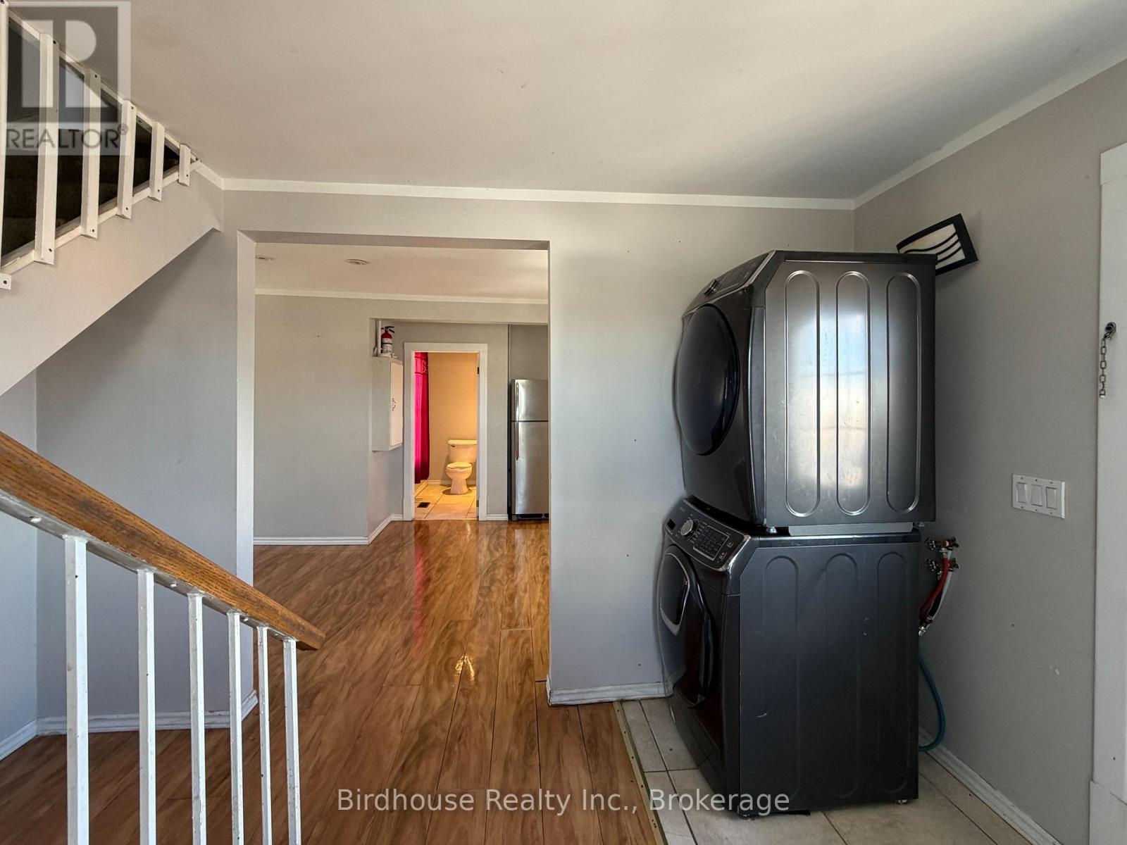 60 Russell Street W, Kawartha Lakes (Lindsay), Ontario  K9V 2W9 - Photo 2 - X13544788