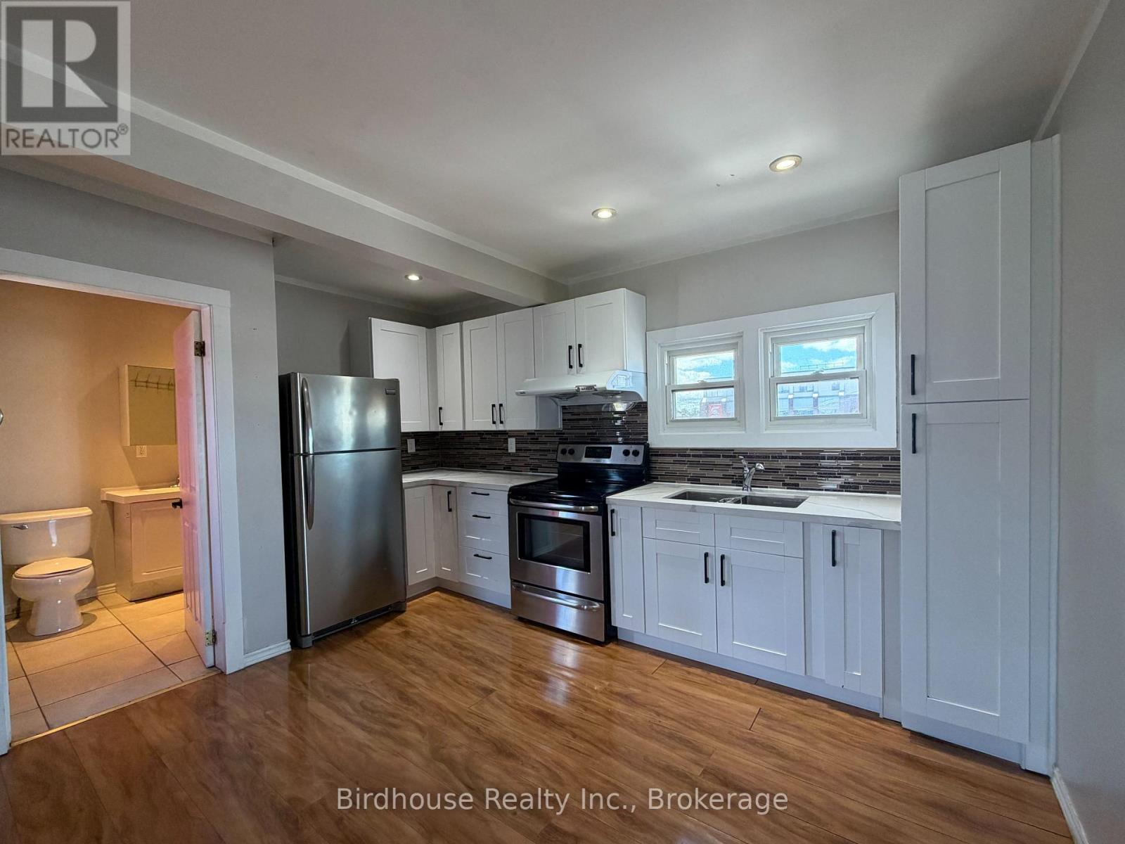 60 Russell Street W, Kawartha Lakes (Lindsay), Ontario  K9V 2W9 - Photo 3 - X13544788