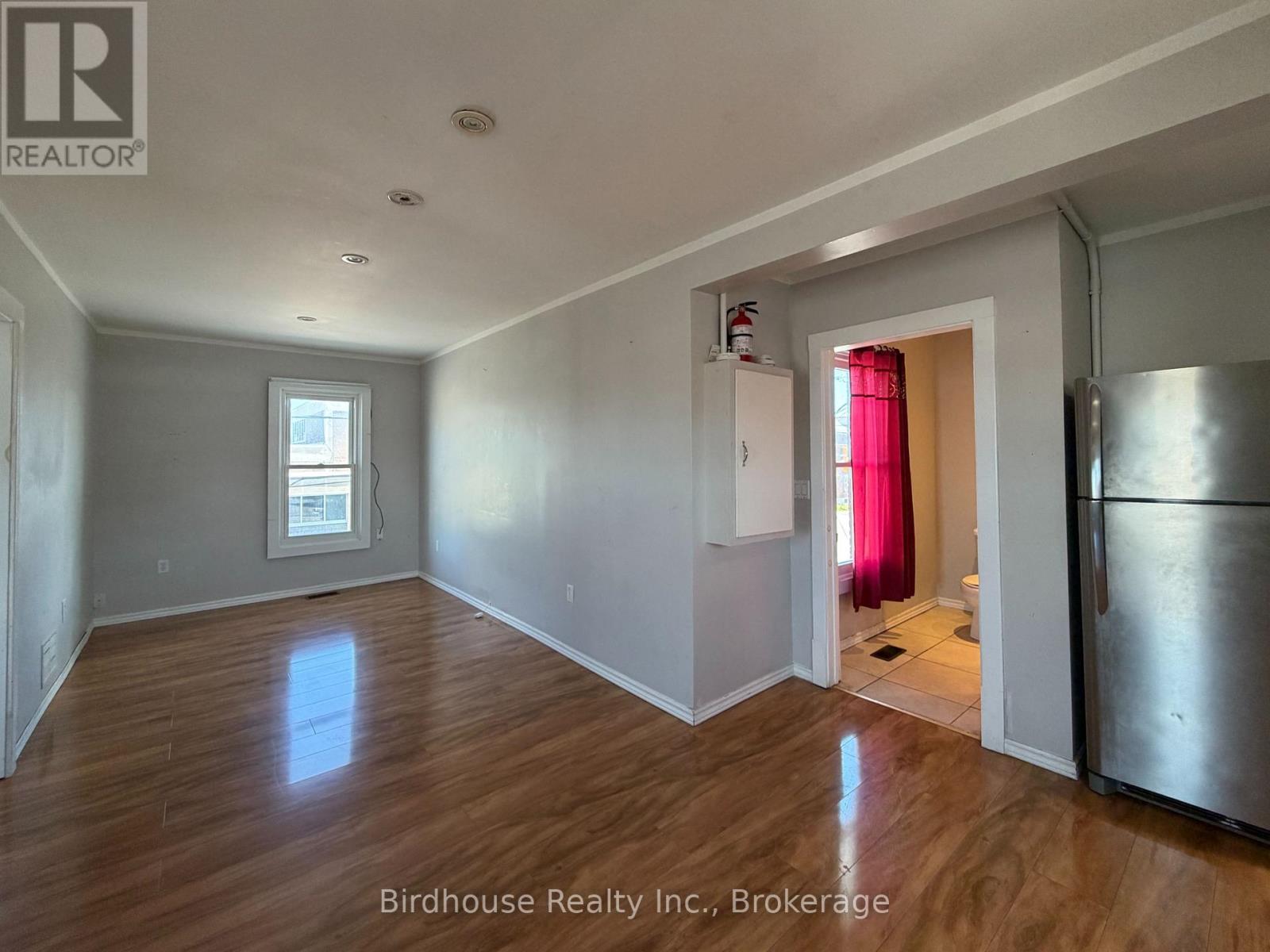 60 Russell Street W, Kawartha Lakes (Lindsay), Ontario  K9V 2W9 - Photo 5 - X13544788