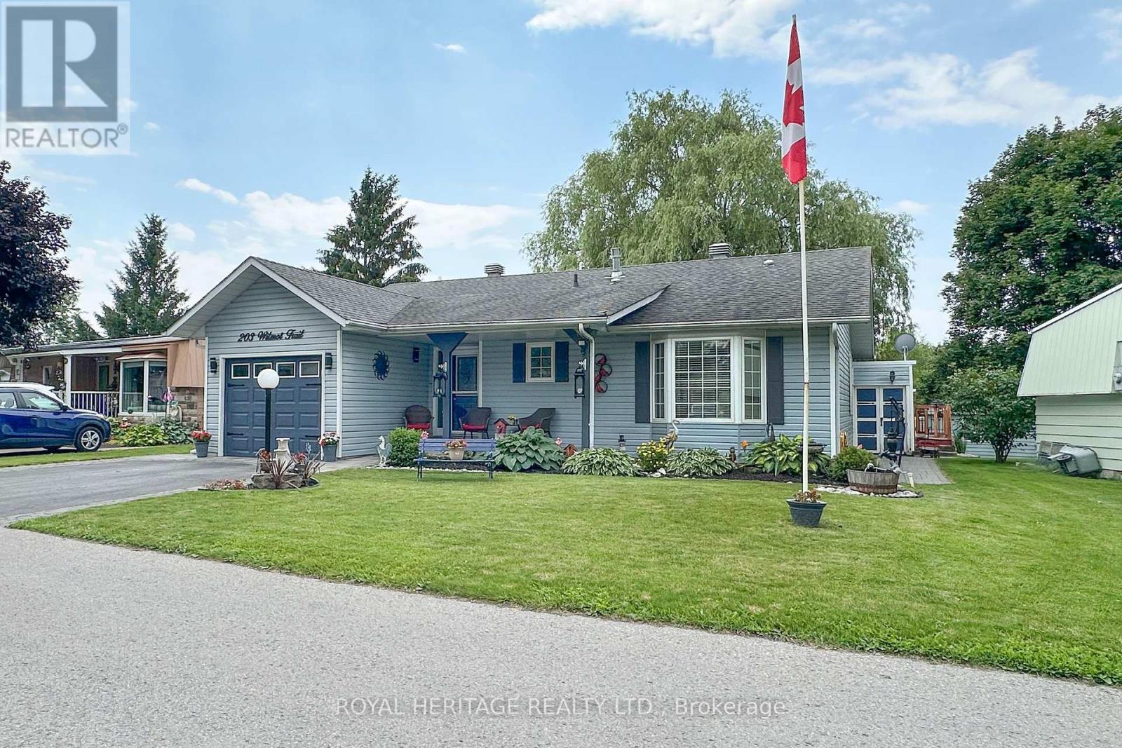 203 Wilmot Trail, Clarington (Newcastle), Ontario  L1B 1A9 - Photo 2 - E13547756