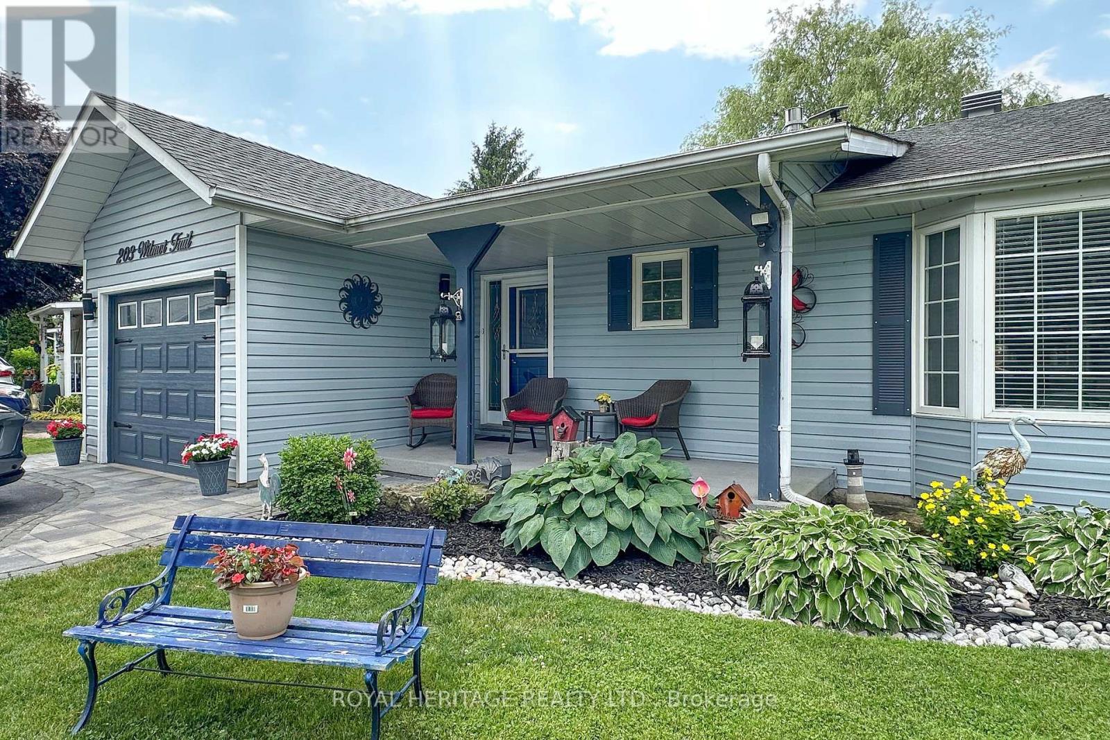 203 Wilmot Trail, Clarington (Newcastle), Ontario  L1B 1A9 - Photo 3 - E13547756