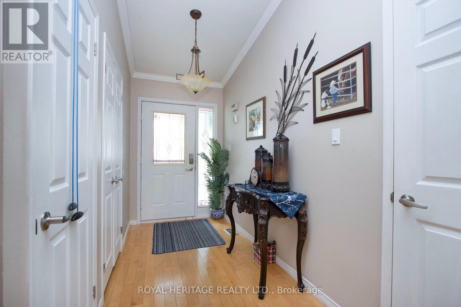 203 Wilmot Trail, Clarington (Newcastle), Ontario  L1B 1A9 - Photo 4 - E13547756