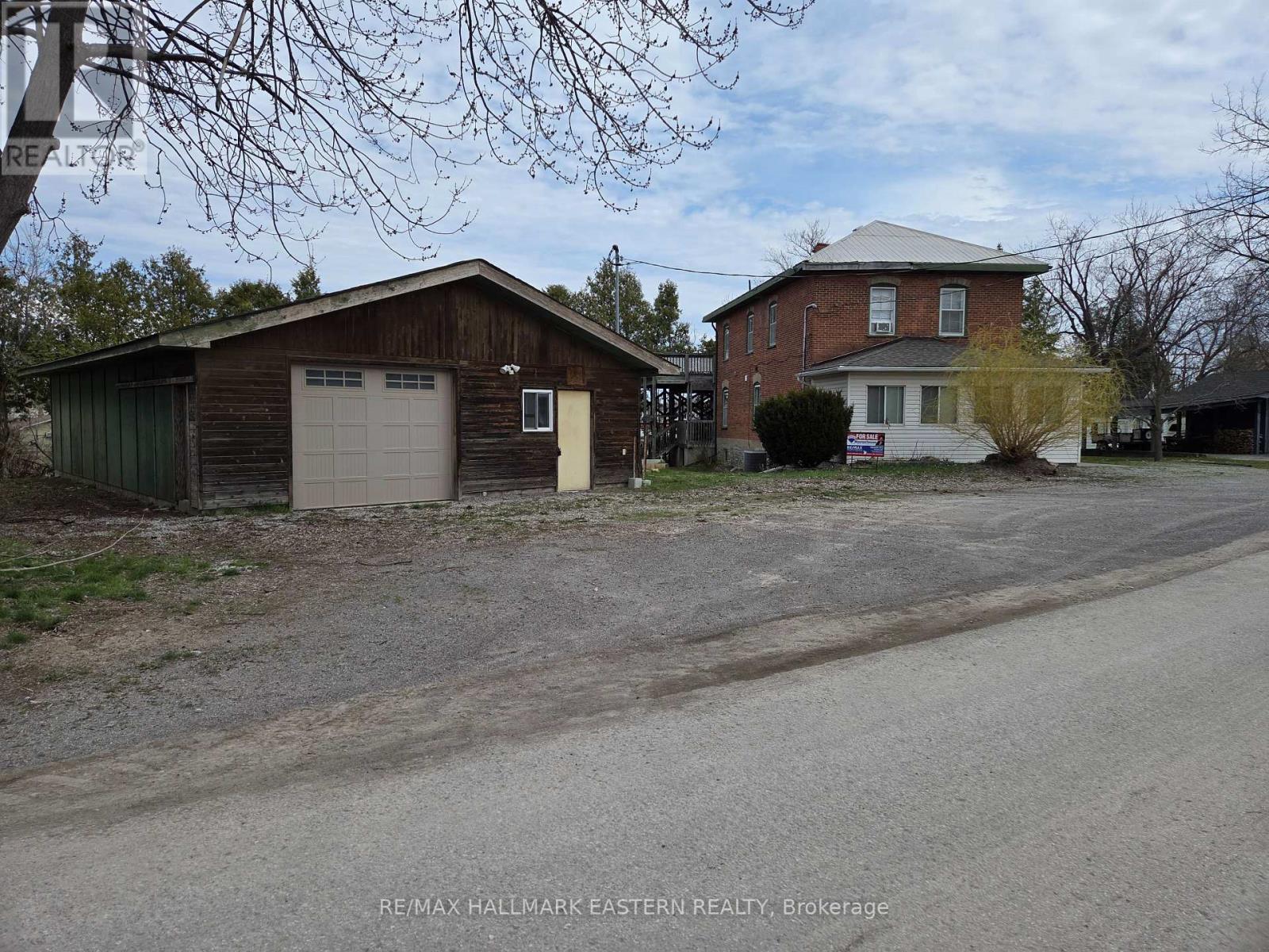 10 HILL STREET, selwyn, Ontario