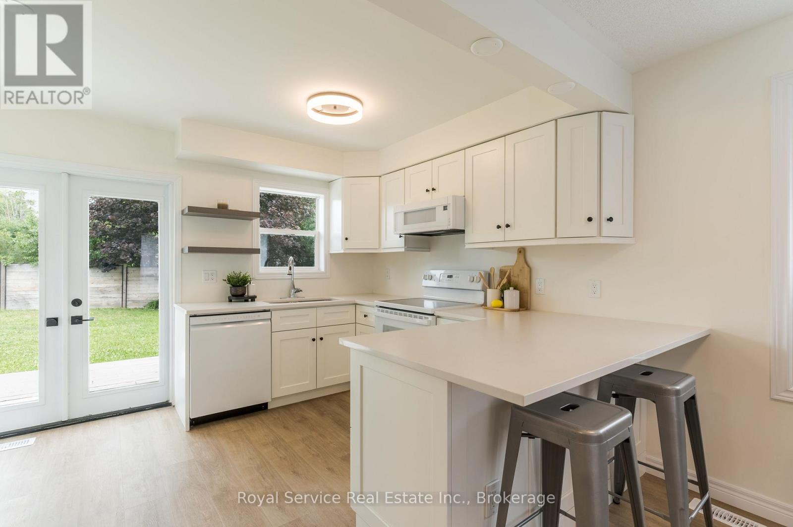 228 Towerhill Road, Peterborough (Northcrest Ward 5), Ontario  K9H 7M8 - Photo 15 - X13549344