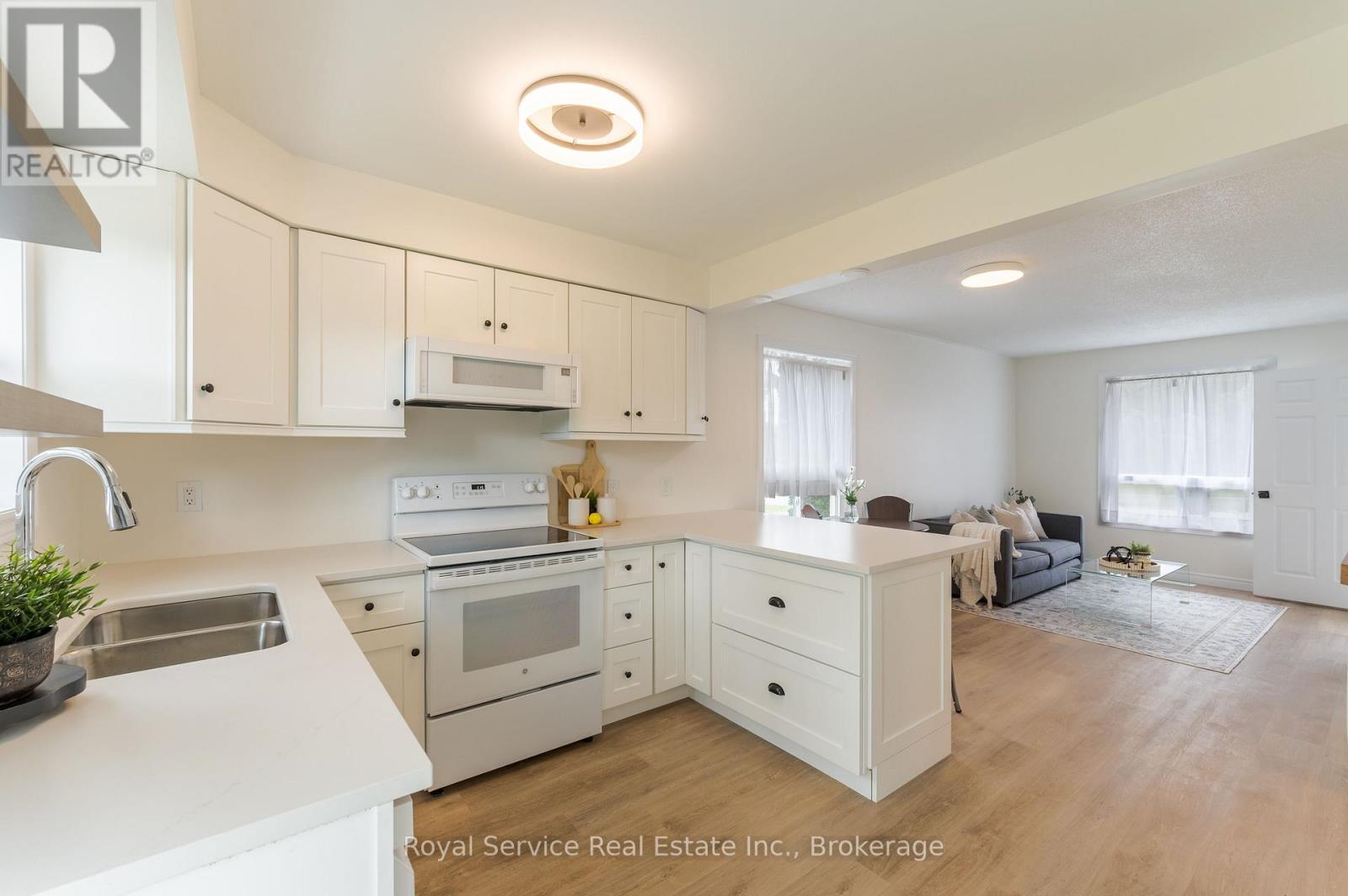 228 Towerhill Road, Peterborough (Northcrest Ward 5), Ontario  K9H 7M8 - Photo 16 - X13549344