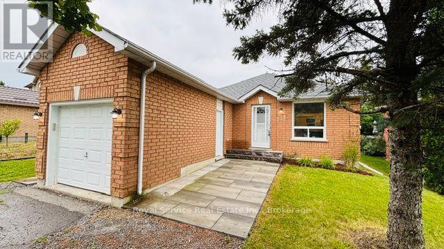 228 Towerhill Road, Peterborough (Northcrest Ward 5), Ontario  K9H 7M8 - Photo 4 - X13549344