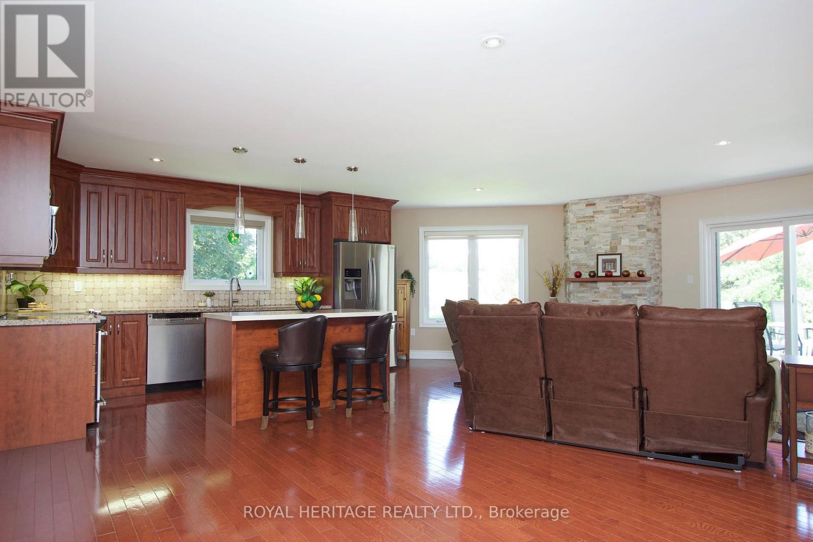 128 Wilmot Trail, Clarington (Newcastle), Ontario  L1B 1B9 - Photo 10 - E13552672