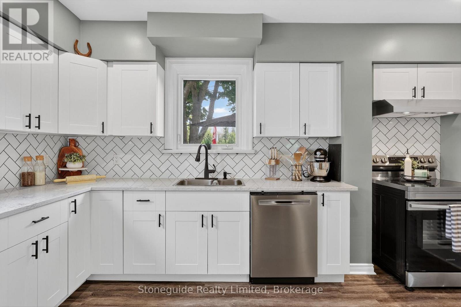 565 Riverside Drive, Peterborough (Otonabee Ward 1), Ontario  K9J 3Y9 - Photo 17 - X13553436