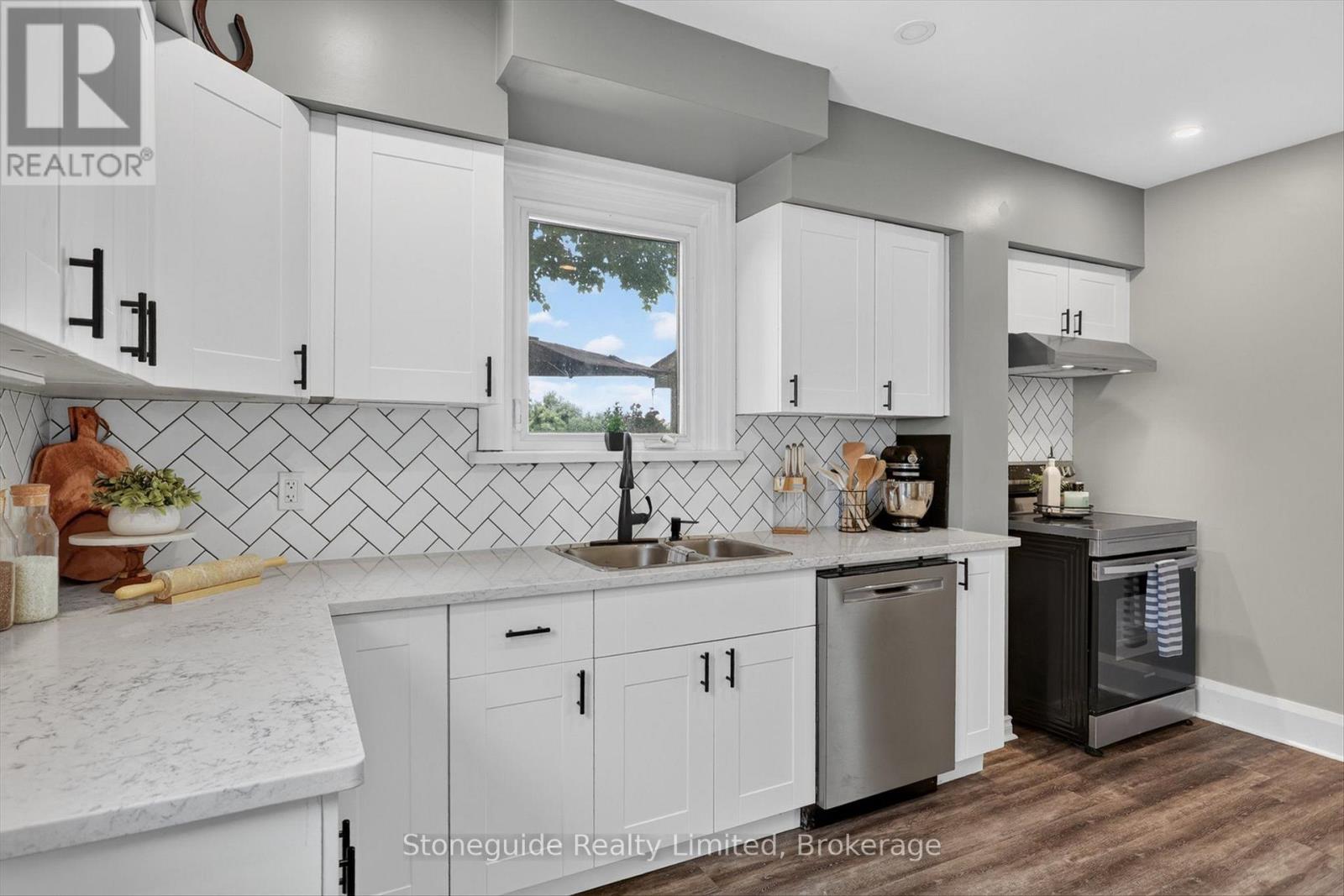 565 Riverside Drive, Peterborough (Otonabee Ward 1), Ontario  K9J 3Y9 - Photo 18 - X13553436