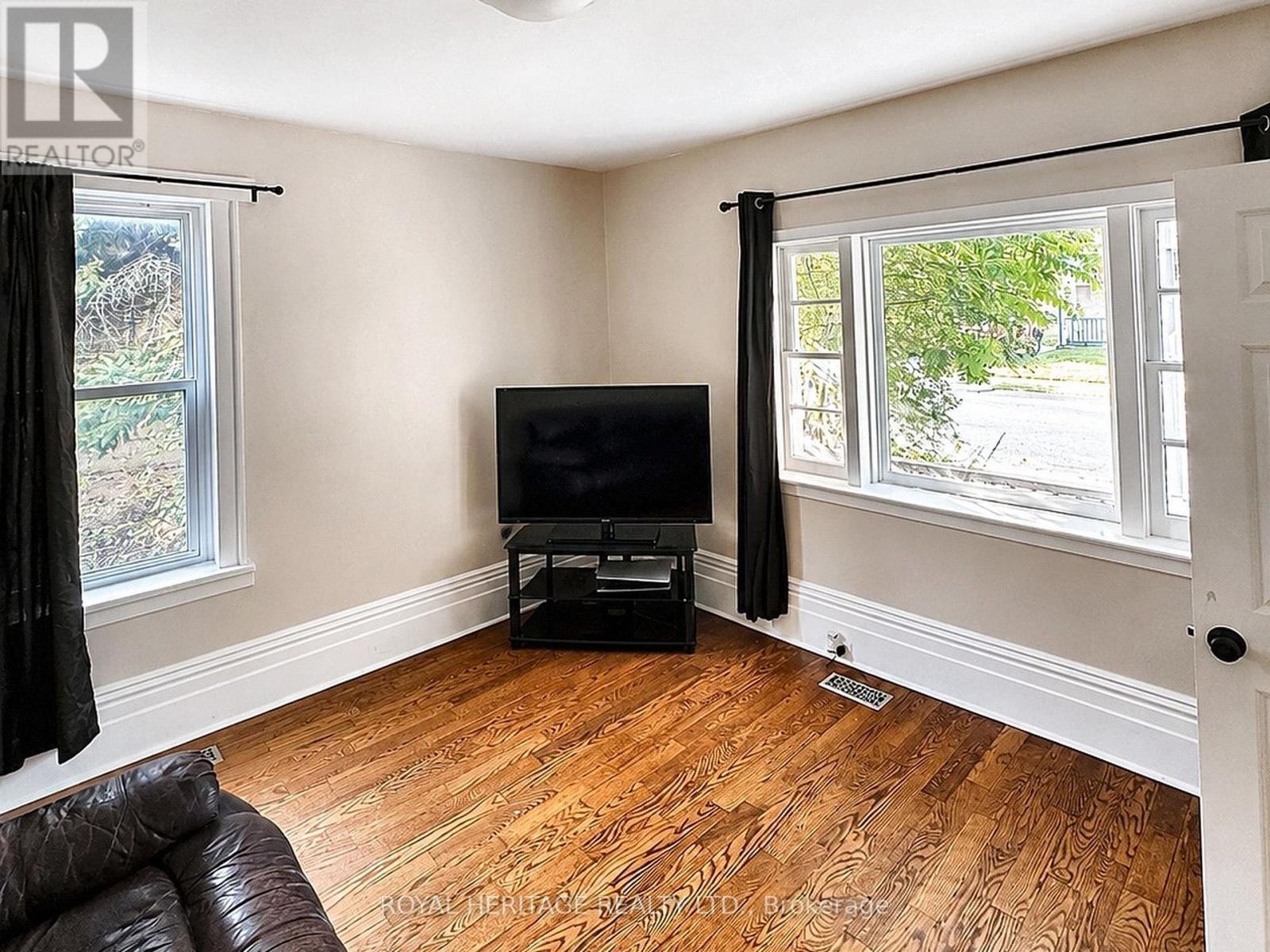 505 Paterson Street, Peterborough (Town Ward 3), Ontario  K9J 4P8 - Photo 3 - X13554784