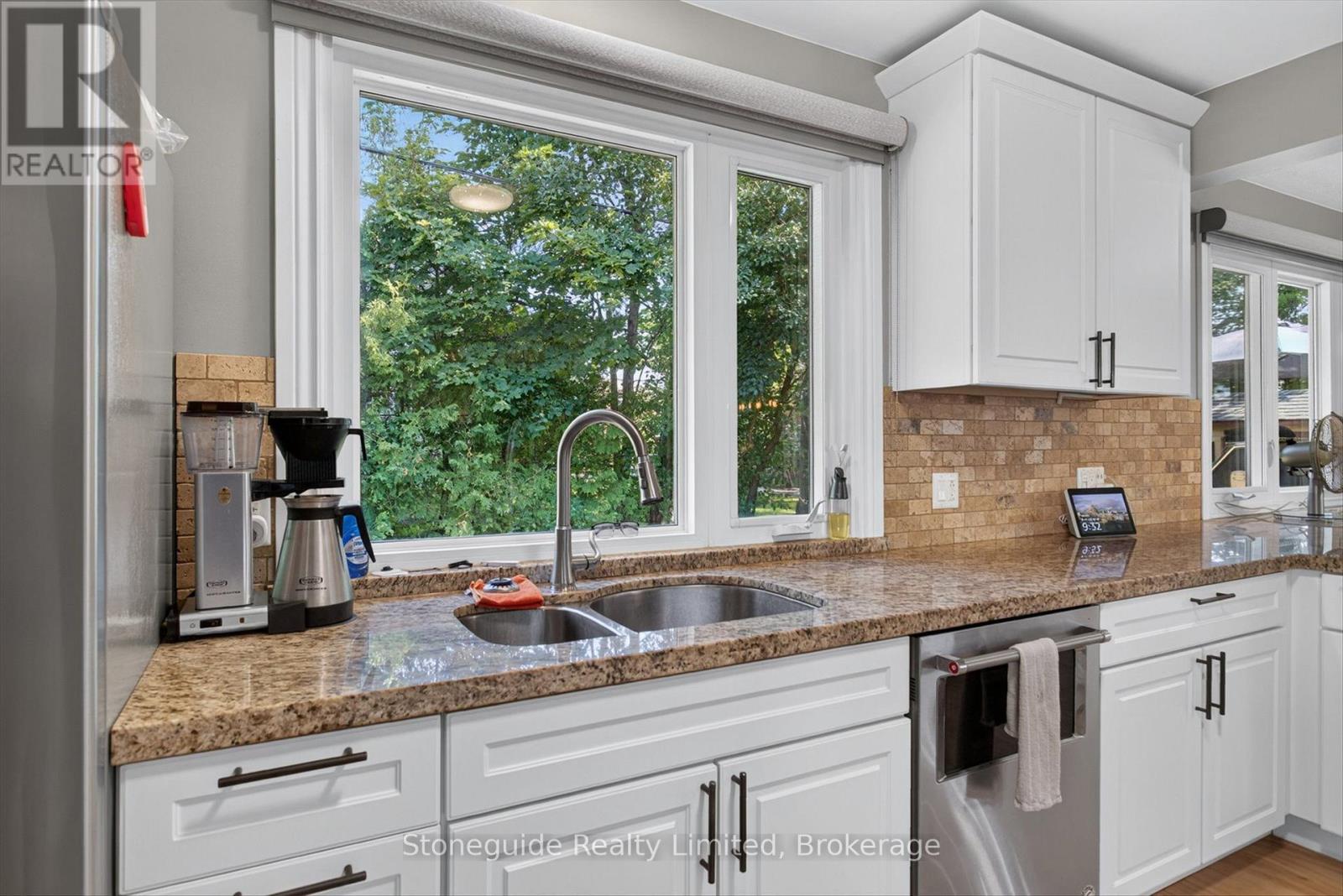 702 Walkerfield Avenue, Peterborough (Town Ward 3), Ontario  K9J 4W4 - Photo 17 - X13555874