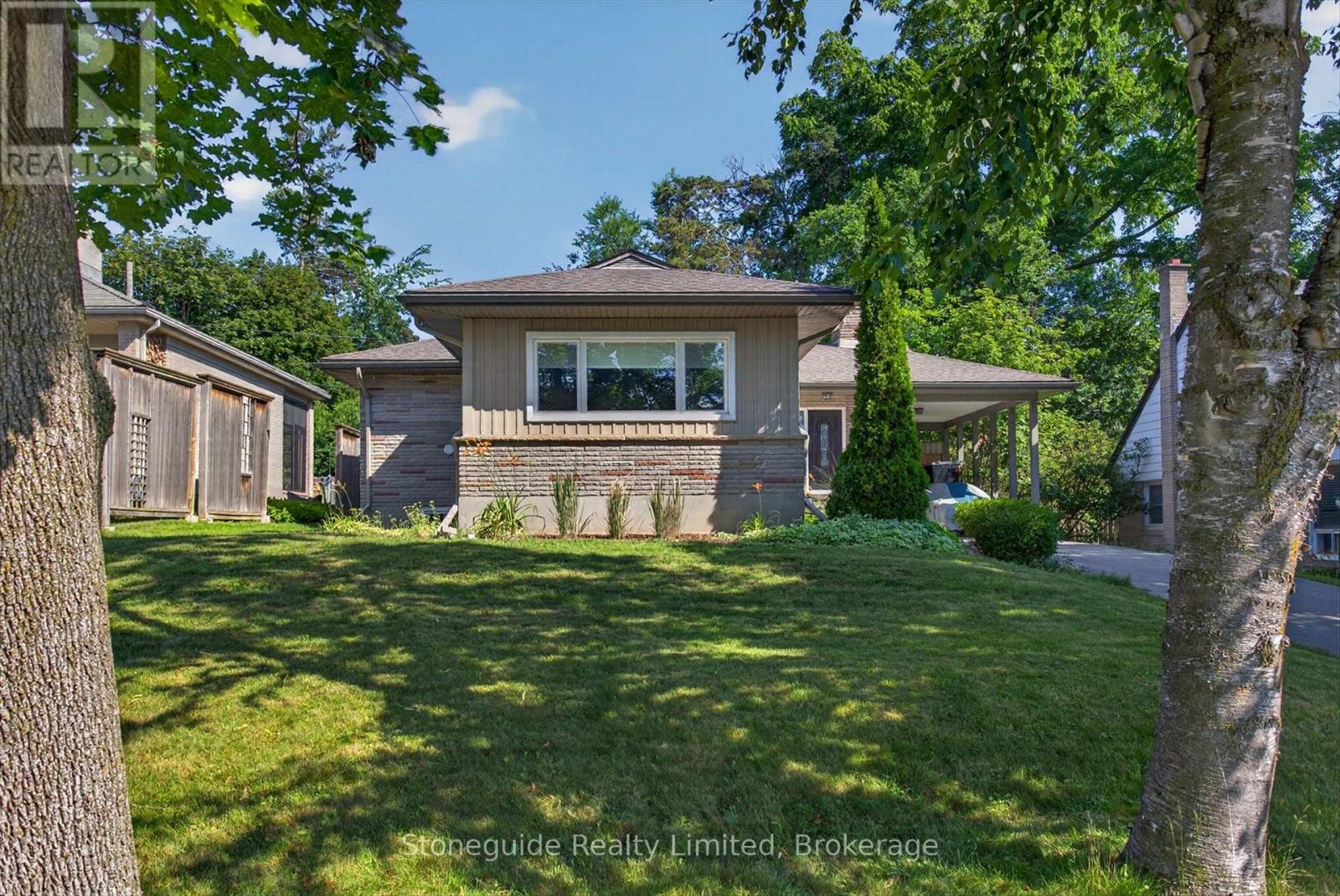 702 Walkerfield Avenue, Peterborough (Town Ward 3), Ontario  K9J 4W4 - Photo 2 - X13555874