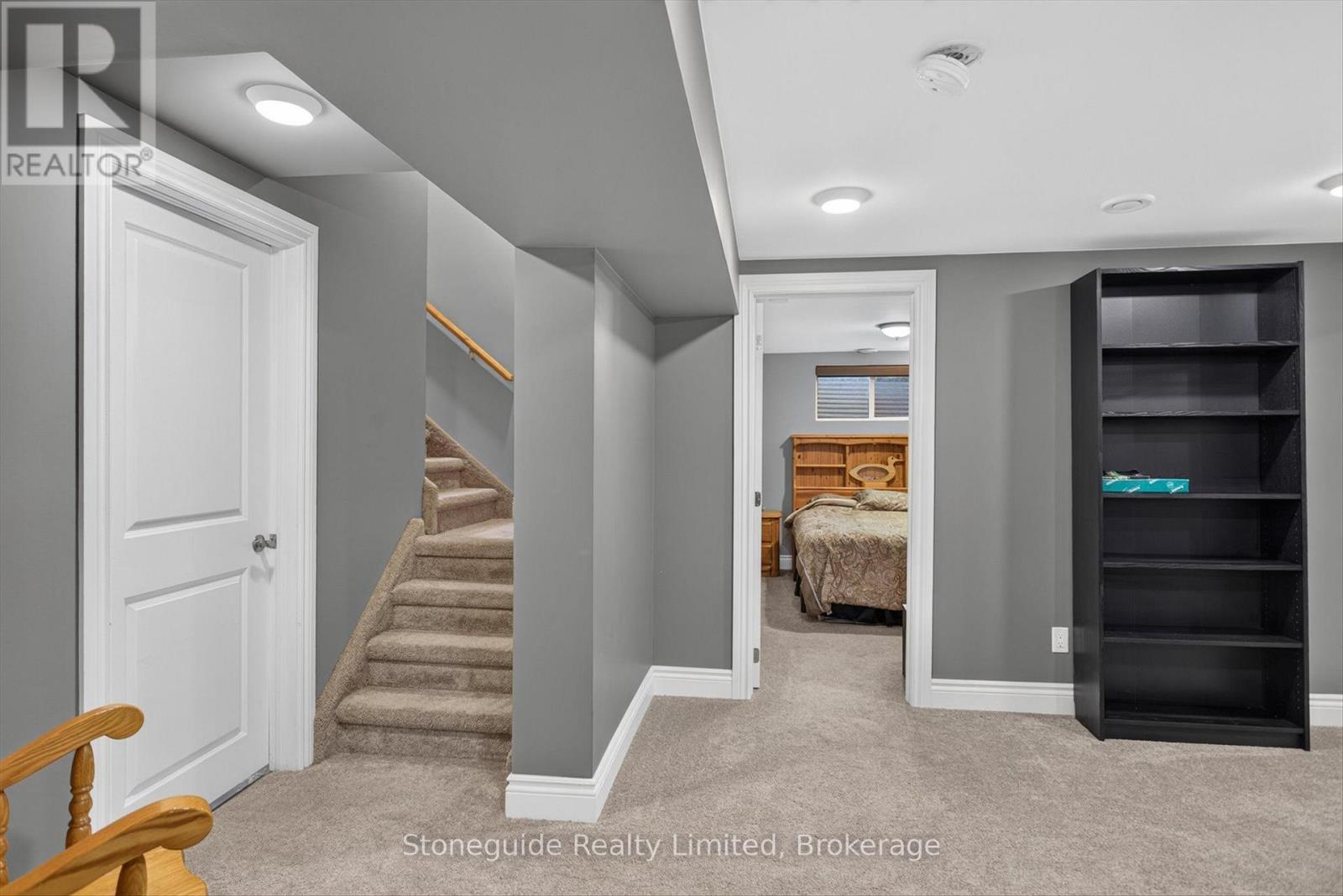 702 Walkerfield Avenue, Peterborough (Town Ward 3), Ontario  K9J 4W4 - Photo 32 - X13555874