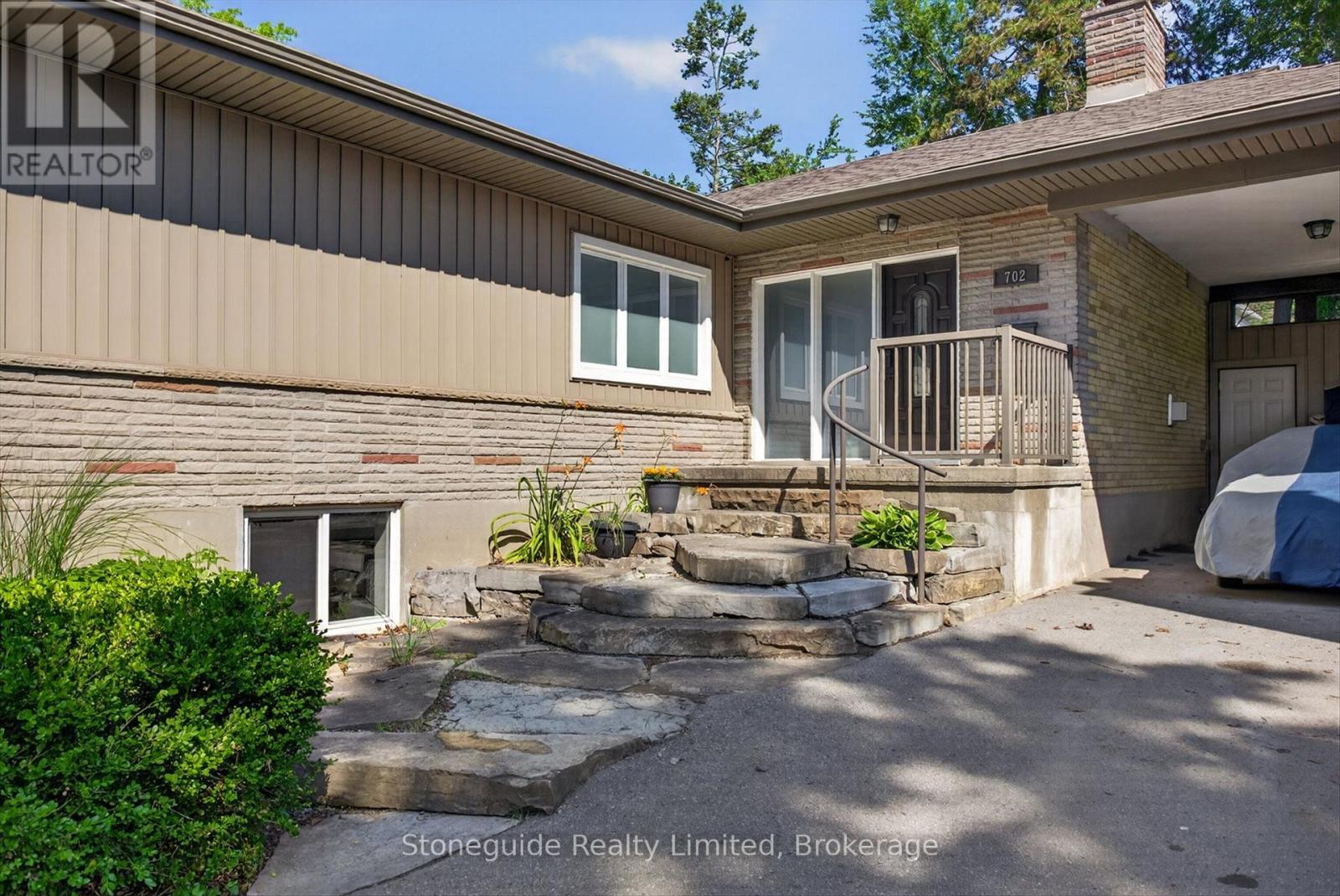 702 Walkerfield Avenue, Peterborough (Town Ward 3), Ontario  K9J 4W4 - Photo 4 - X13555874
