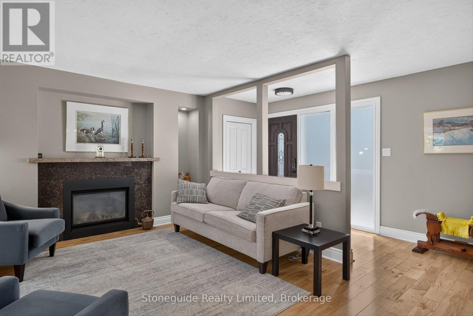 702 Walkerfield Avenue, Peterborough (Town Ward 3), Ontario  K9J 4W4 - Photo 8 - X13555874