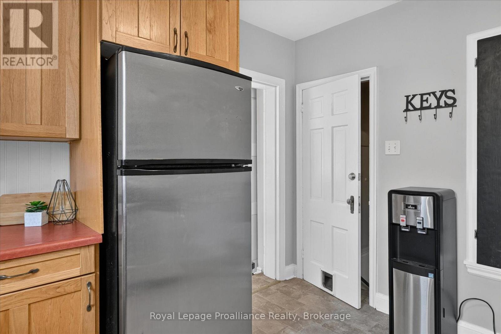 107 Morrow Street, Peterborough (Otonabee Ward 1), Ontario  K9J 1X4 - Photo 11 - X13556450