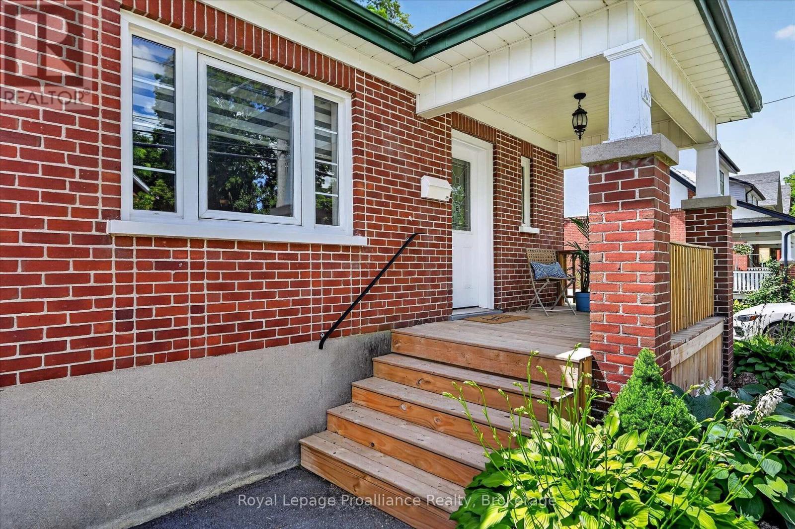 107 Morrow Street, Peterborough (Otonabee Ward 1), Ontario  K9J 1X4 - Photo 3 - X13556450