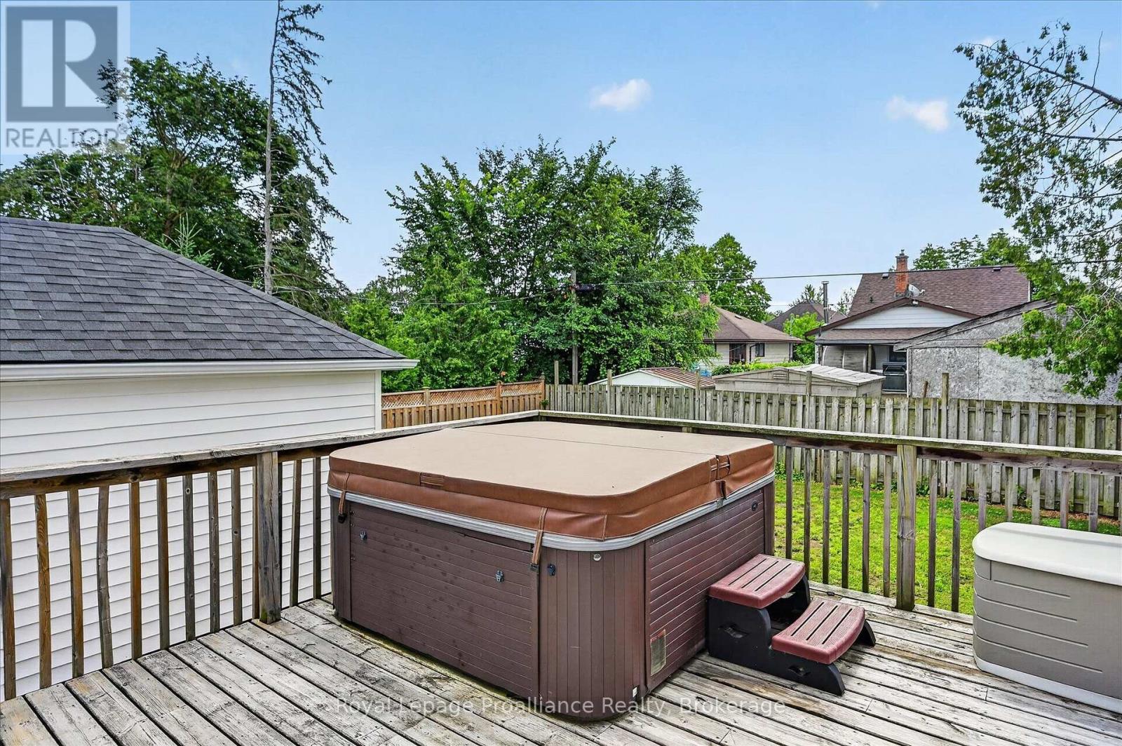 107 Morrow Street, Peterborough (Otonabee Ward 1), Ontario  K9J 1X4 - Photo 30 - X13556450