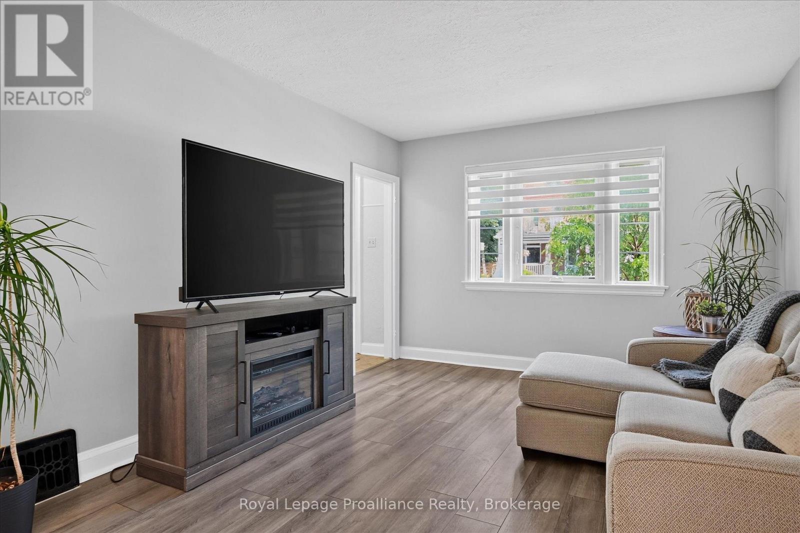 107 Morrow Street, Peterborough (Otonabee Ward 1), Ontario  K9J 1X4 - Photo 6 - X13556450