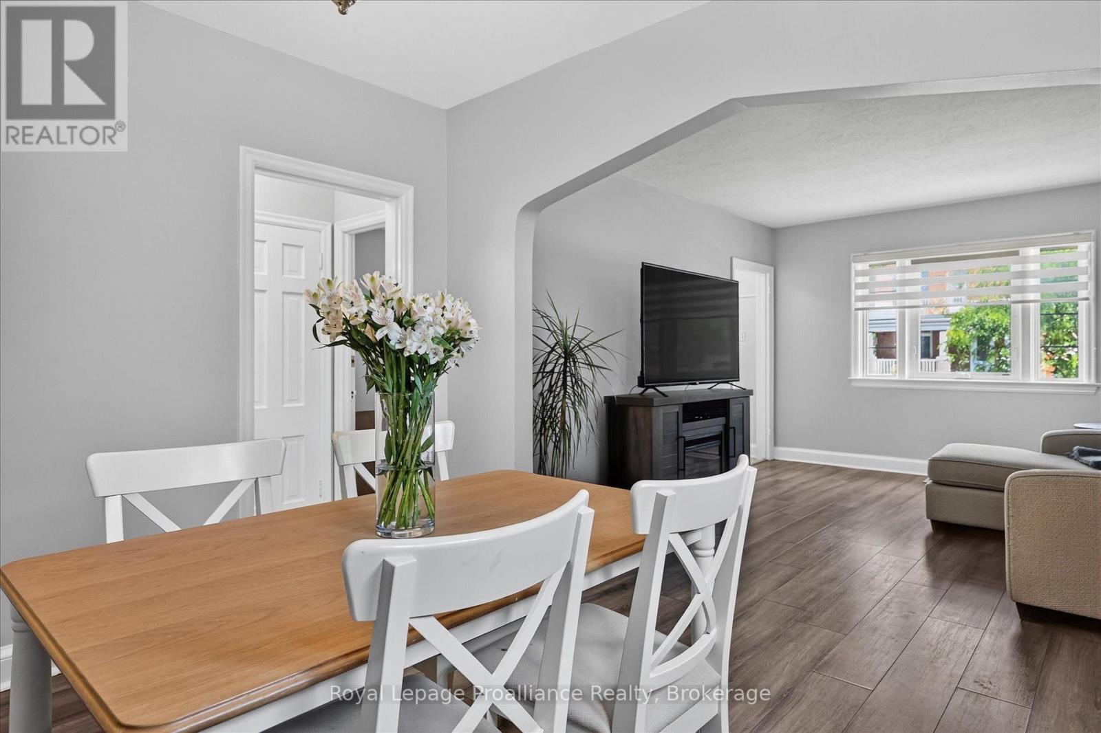 107 Morrow Street, Peterborough (Otonabee Ward 1), Ontario  K9J 1X4 - Photo 8 - X13556450