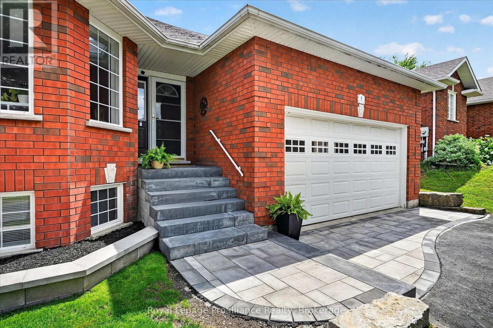 1 Fortye Gate, Peterborough (Otonabee Ward 1), Ontario  K9K 2E7 - Photo 2 - X13556482
