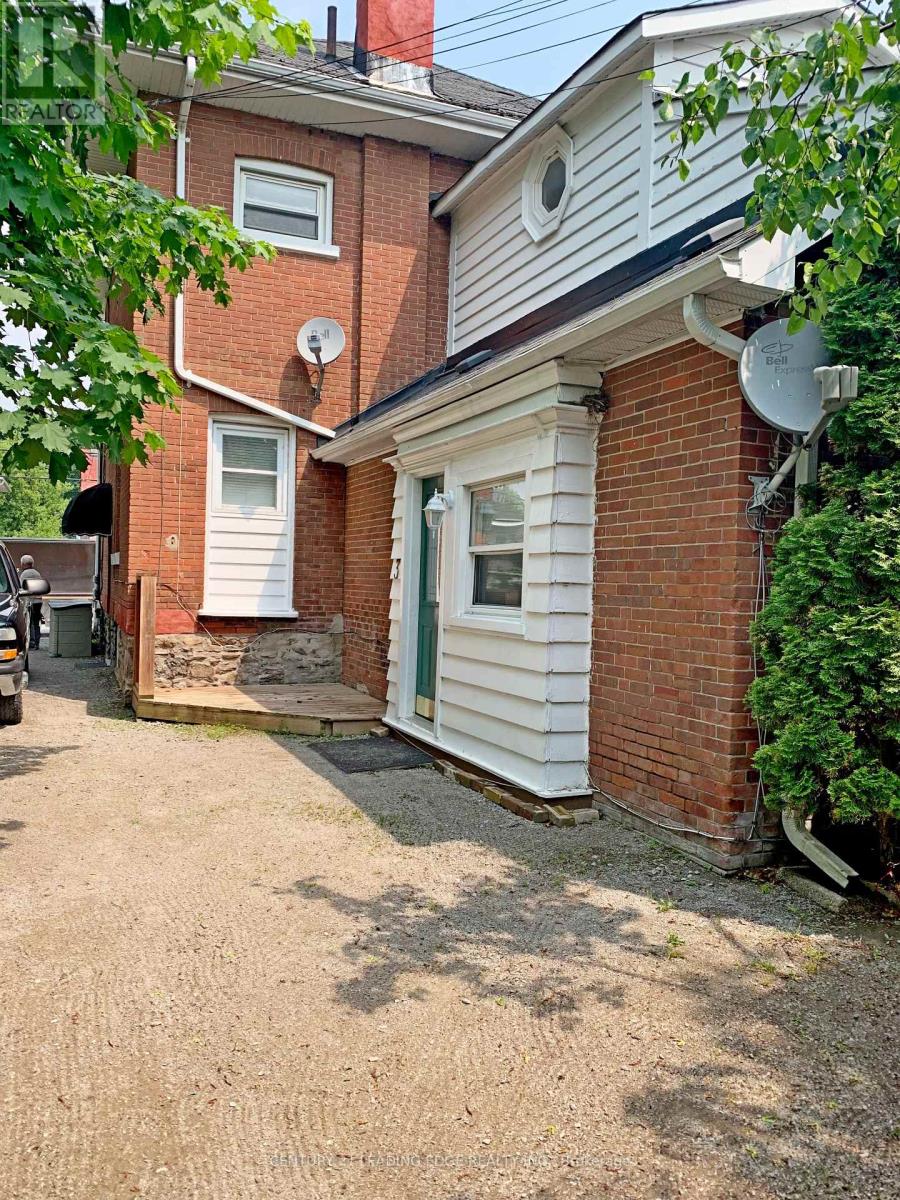 23 Queen Street, Kawartha Lakes (Lindsay), Ontario  K9V 1G1 - Photo 3 - X13556496