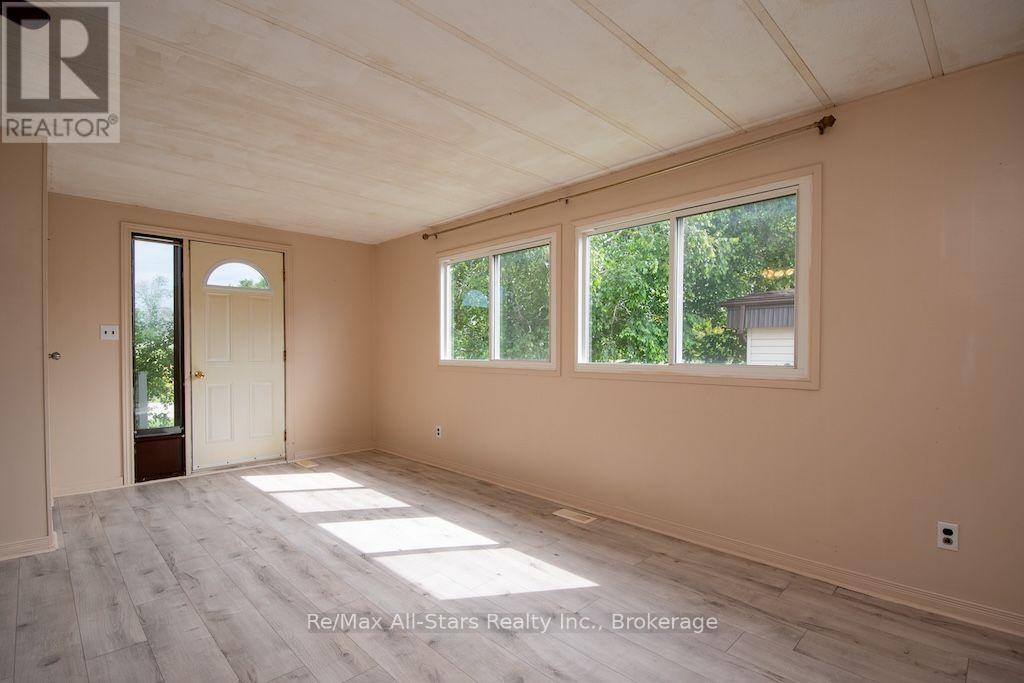 12 Park Street, Kawartha Lakes (Fenelon), Ontario  K9V 0H7 - Photo 8 - X13556900