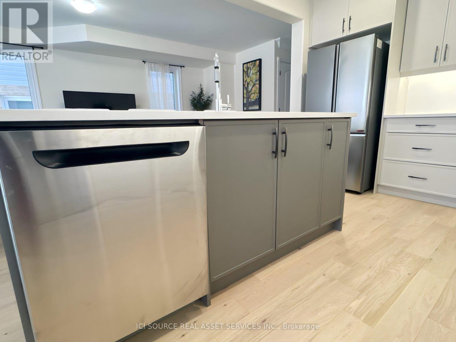 226 O'neil Street, Peterborough (Monaghan Ward 2), Ontario  K9K 0H1 - Photo 3 - X13559924