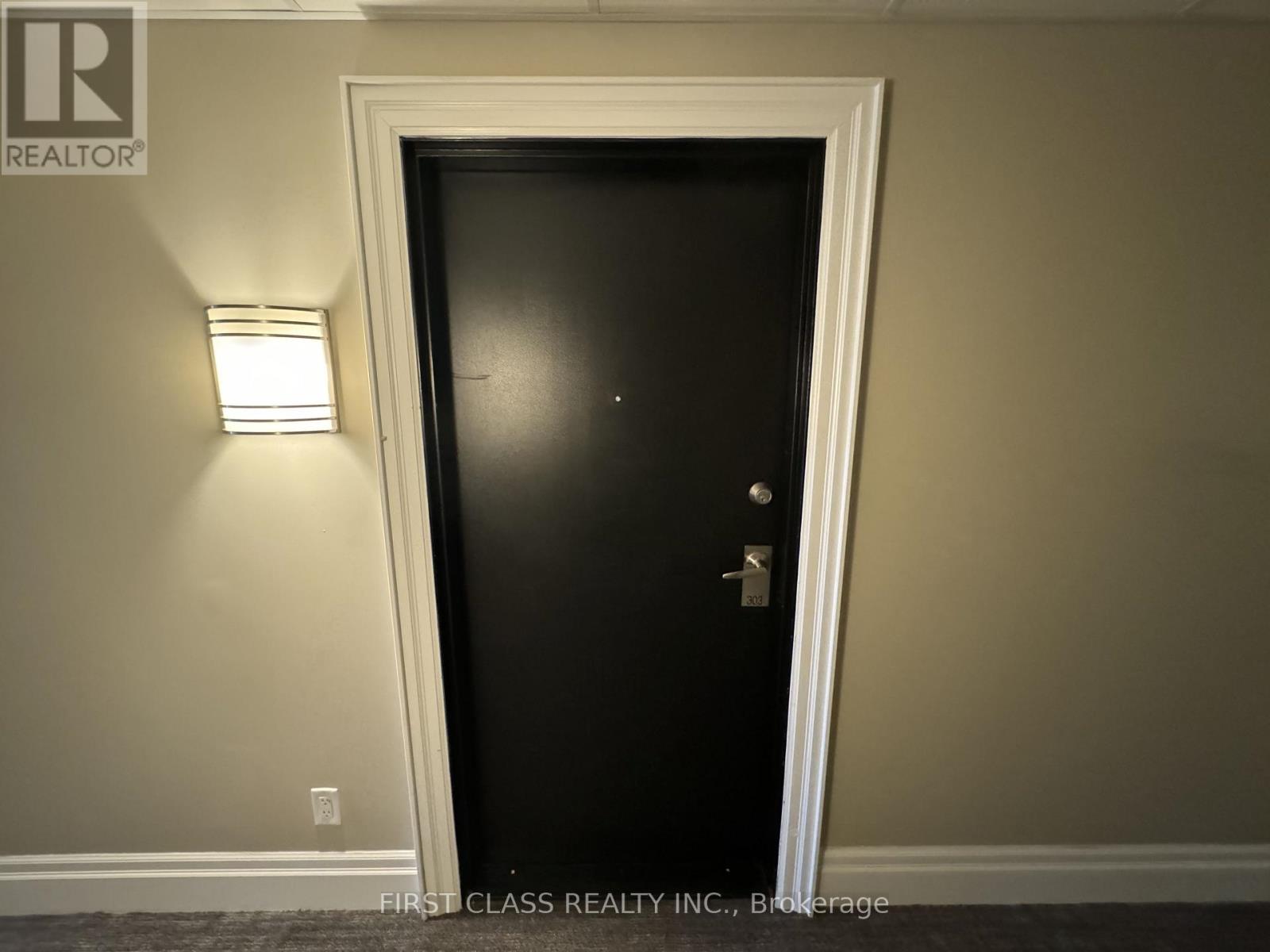 21 Brookhouse Drive, Clarington (Newcastle), Ontario  L1B 0V4 - Photo 2 - E13561092
