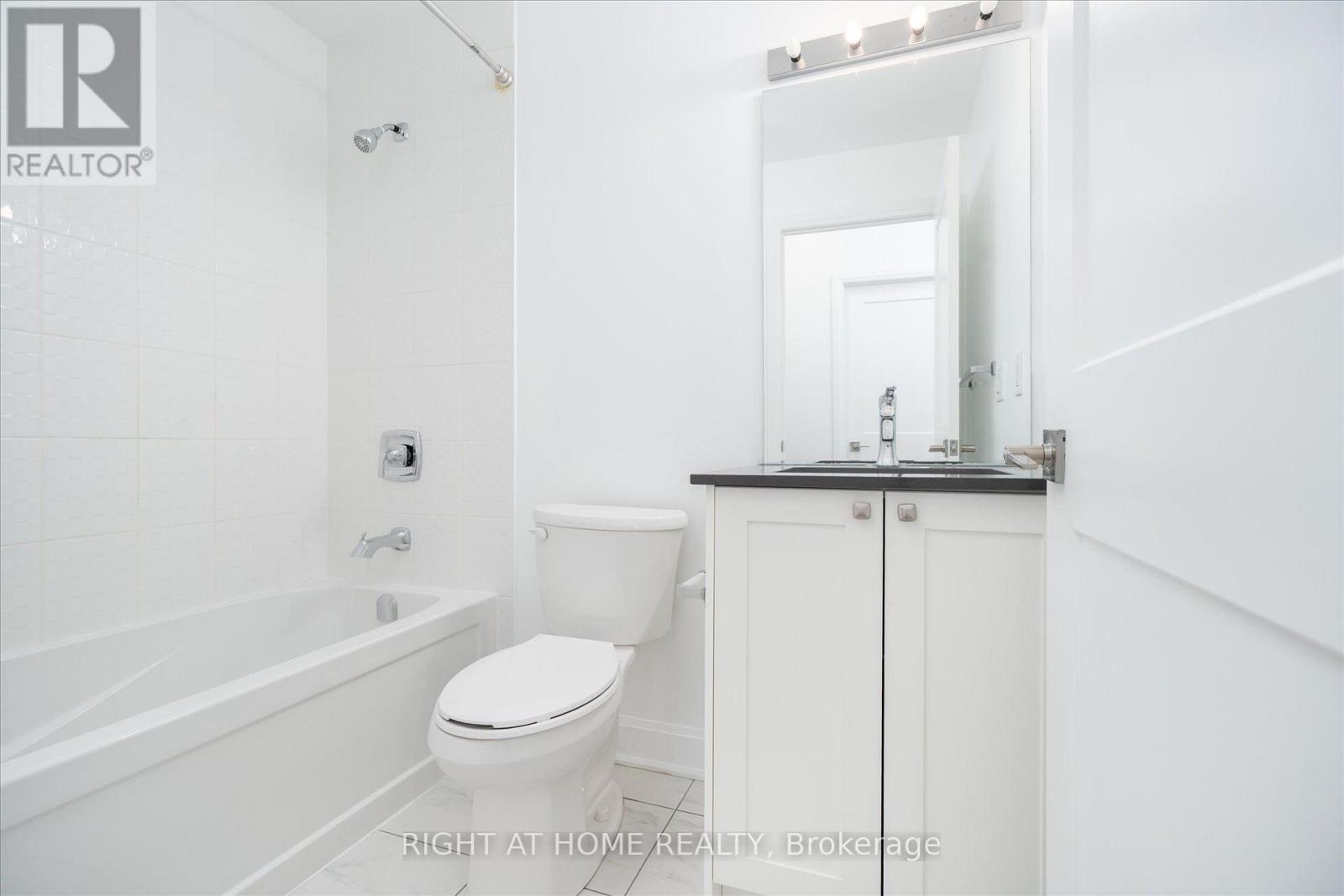 321 - 50 Lakebreeze Drive, Clarington (Newcastle), Ontario  L1B 0V9 - Photo 16 - E13561754
