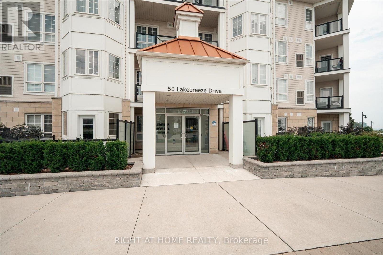 321 - 50 Lakebreeze Drive, Clarington (Newcastle), Ontario  L1B 0V9 - Photo 2 - E13561754