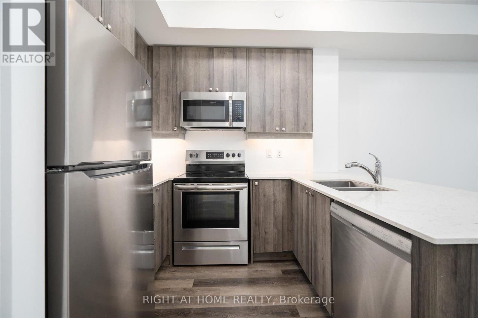321 - 50 Lakebreeze Drive, Clarington (Newcastle), Ontario  L1B 0V9 - Photo 7 - E13561754
