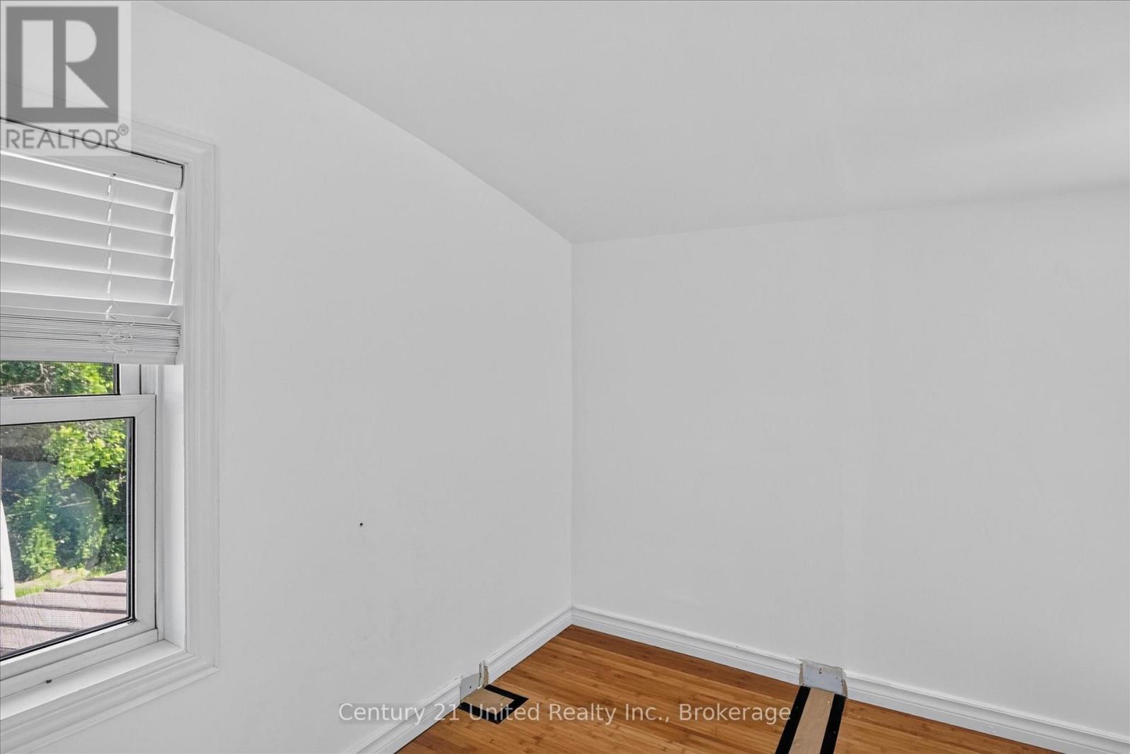 688 St Marys Street, Peterborough (Otonabee Ward 1), Ontario  K9J 4G9 - Photo 35 - X13562388