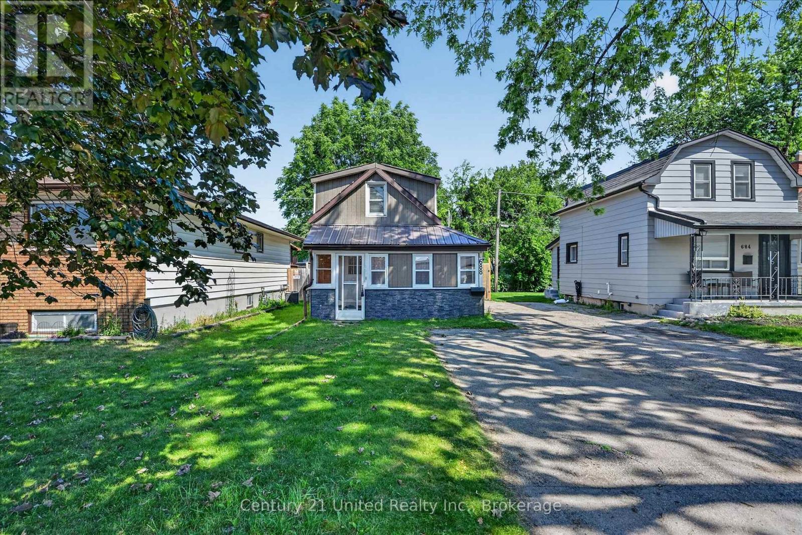 688 St Marys Street, Peterborough (Otonabee Ward 1), Ontario  K9J 4G9 - Photo 4 - X13562388