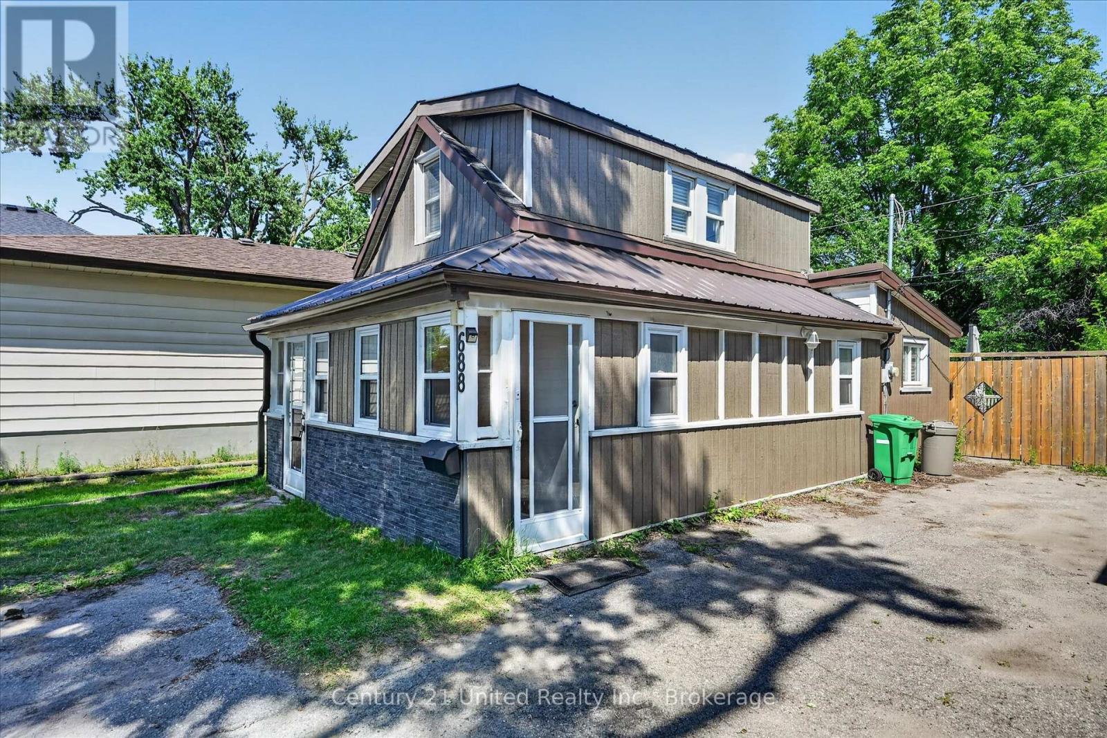 688 St Marys Street, Peterborough (Otonabee Ward 1), Ontario  K9J 4G9 - Photo 6 - X13562388