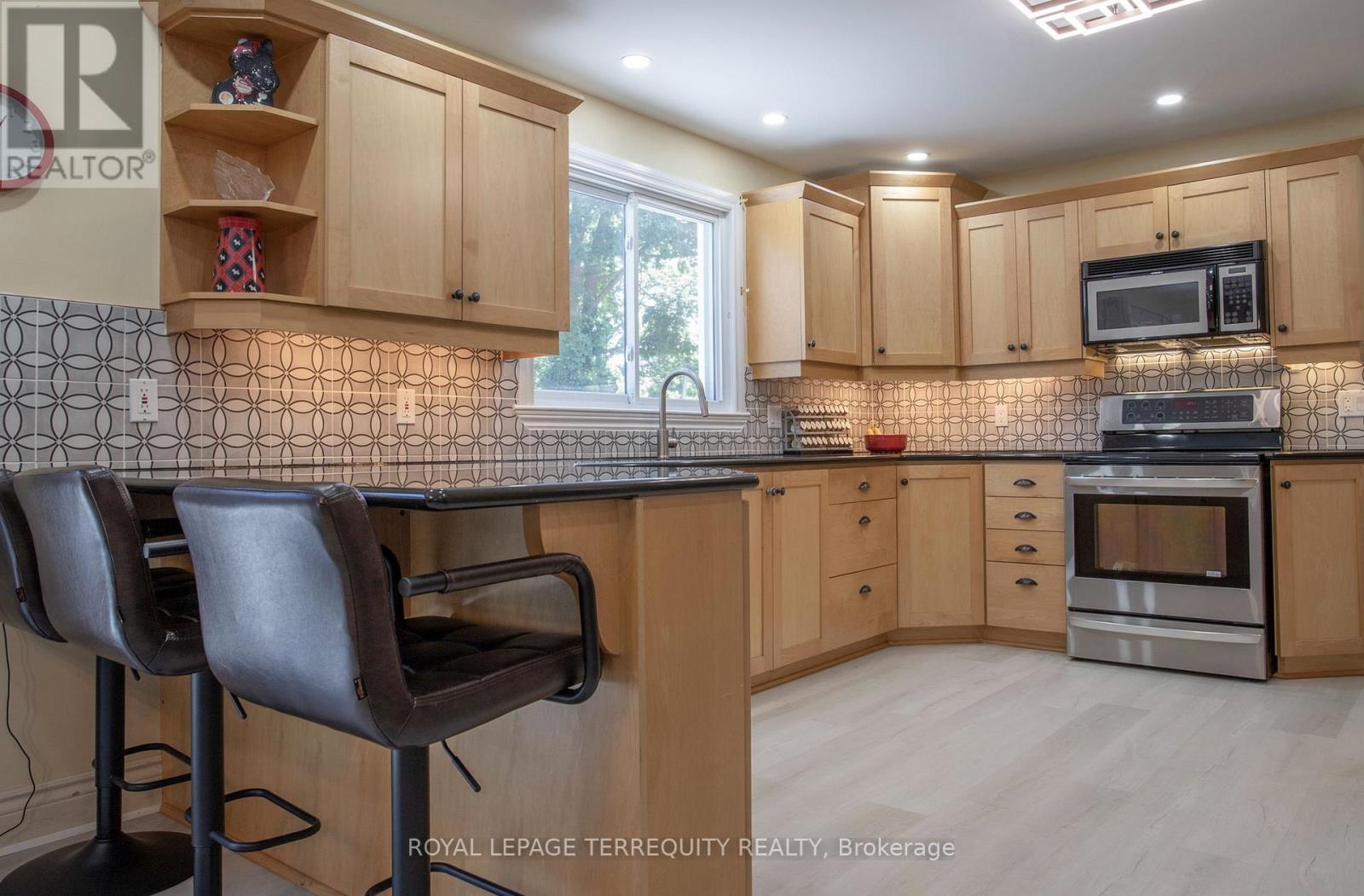 24 Simcoe Street, Kawartha Lakes (Lindsay), Ontario  K9V 2G4 - Photo 10 - X13565724