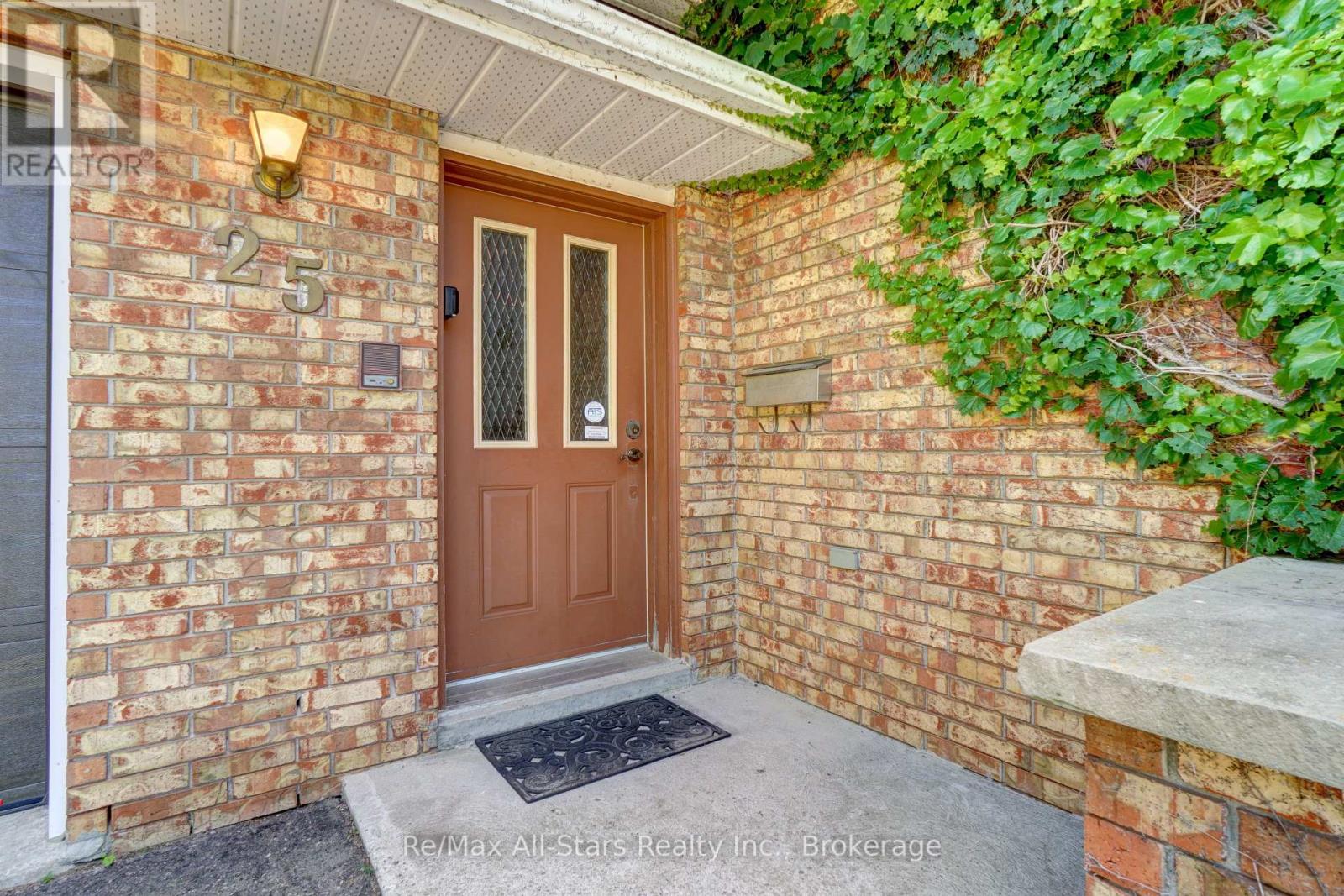25 Madill Crescent, Kawartha Lakes (Lindsay), Ontario  K9V 5X3 - Photo 3 - X13565808