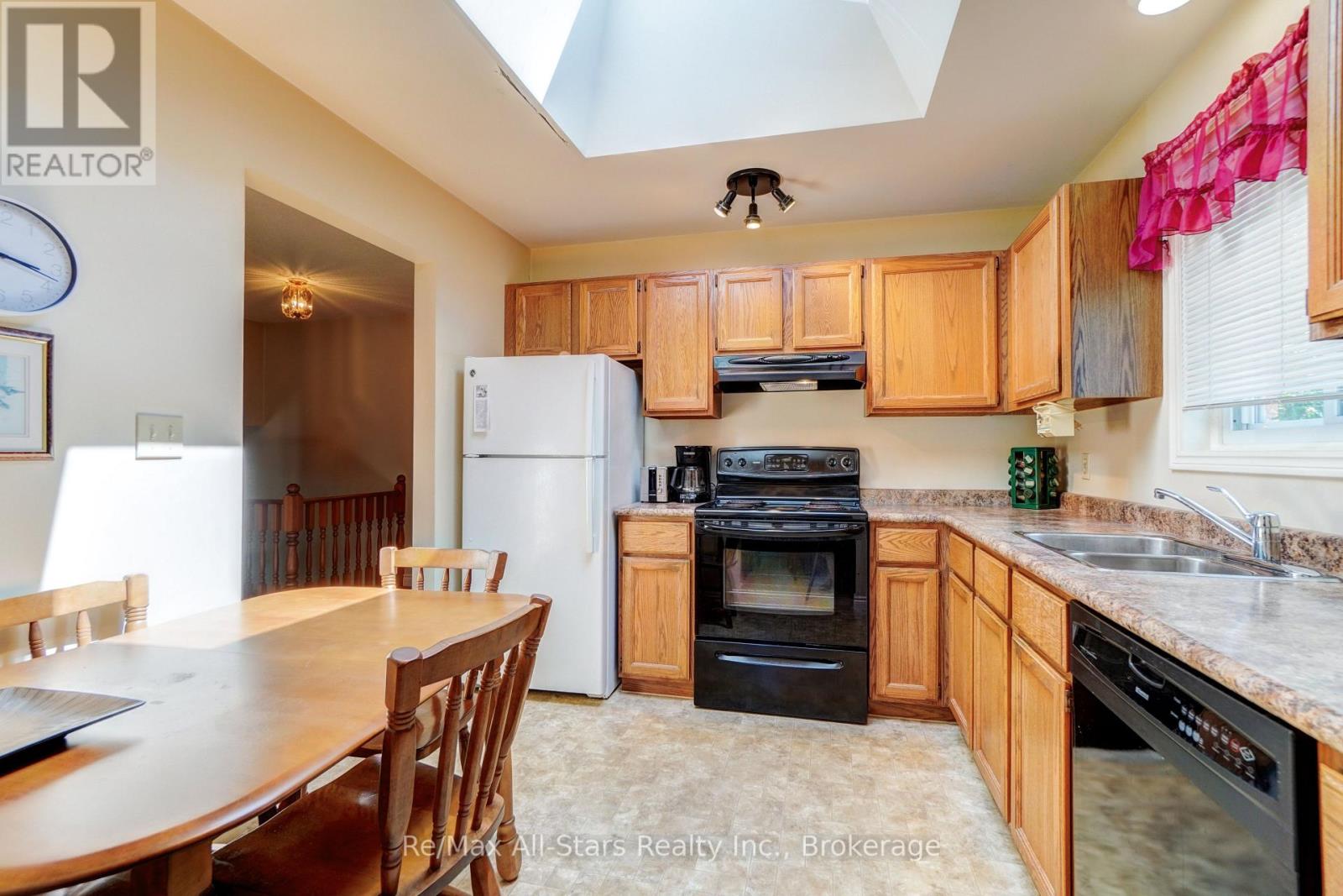 25 Madill Crescent, Kawartha Lakes (Lindsay), Ontario  K9V 5X3 - Photo 8 - X13565808