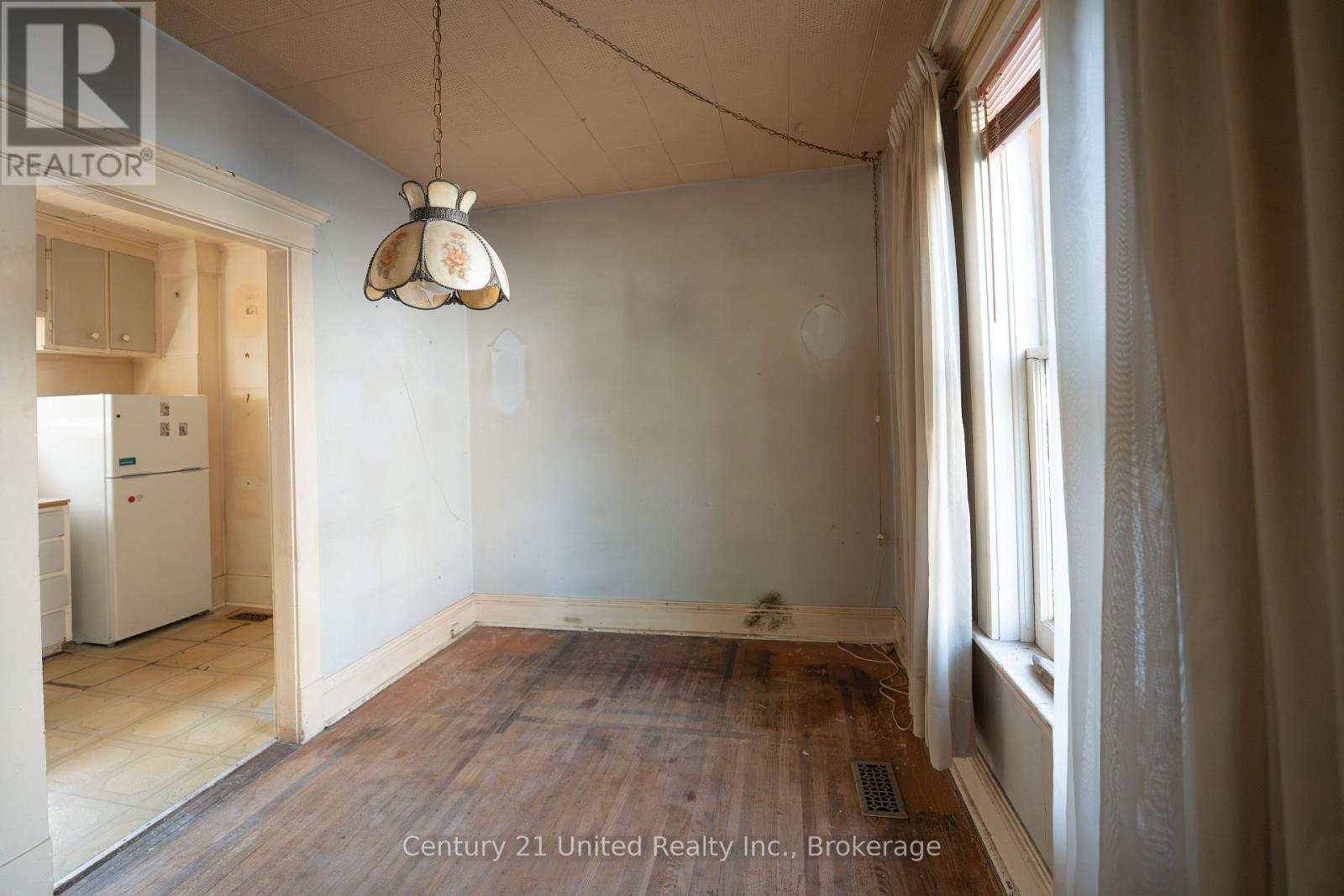 155 Westcott Street, Peterborough (Town Ward 3), Ontario  K9J 2G7 - Photo 5 - X13565826