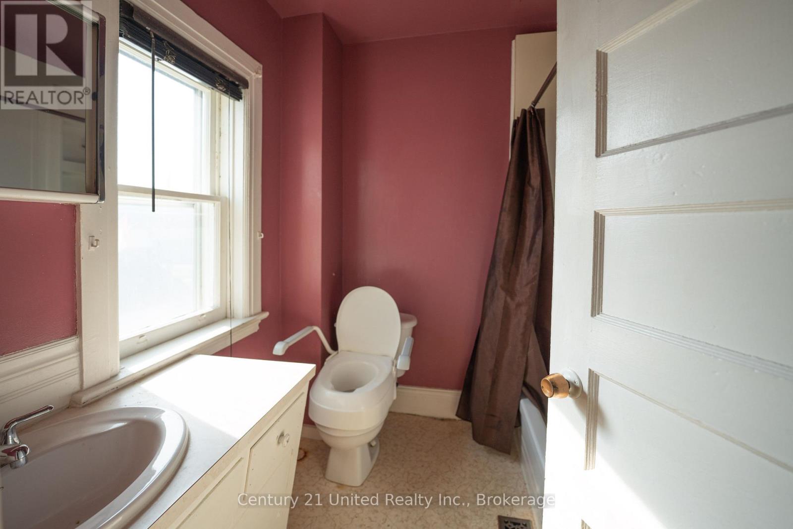 155 Westcott Street, Peterborough (Town Ward 3), Ontario  K9J 2G7 - Photo 8 - X13565826