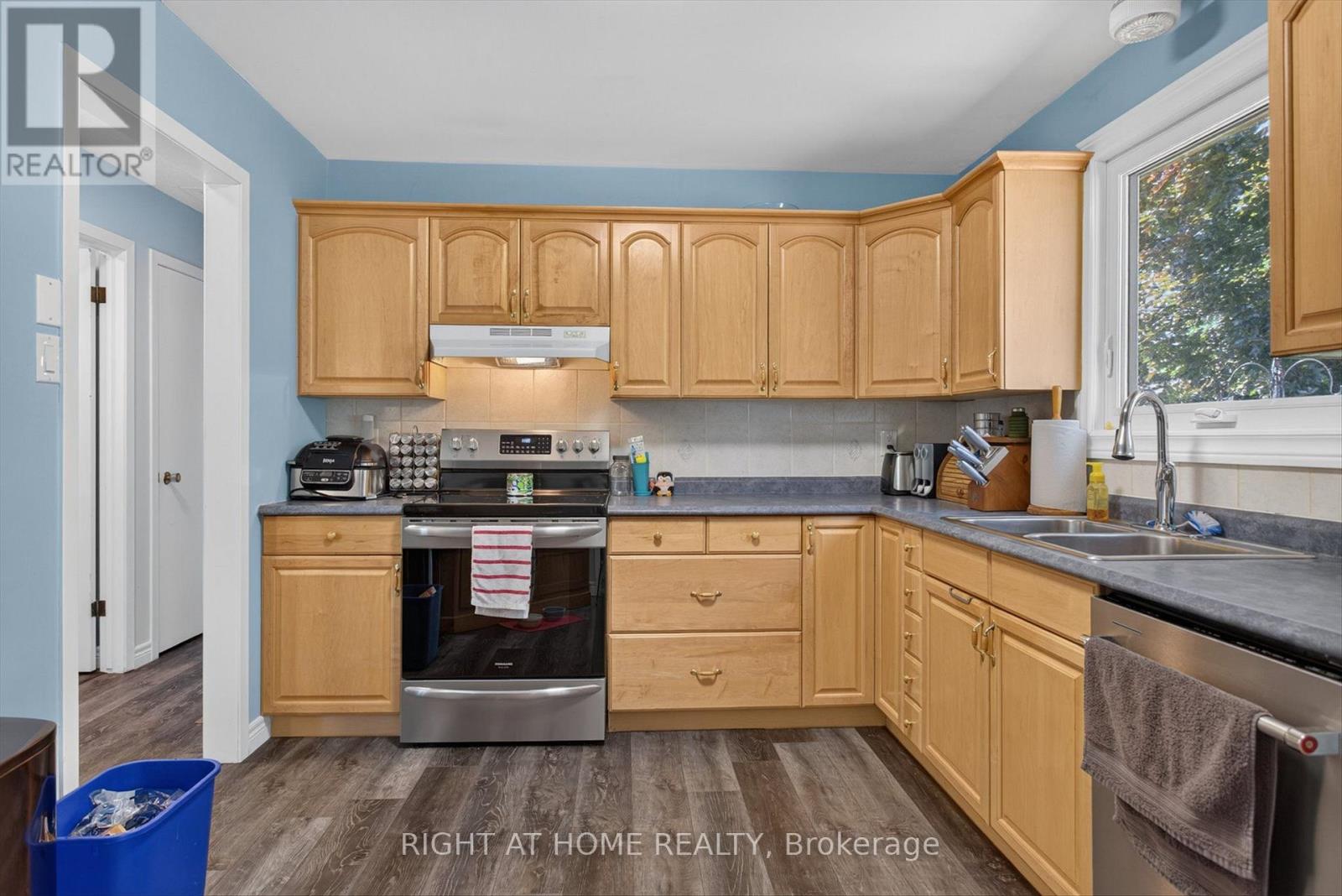 1077 Danita Boulevard, Peterborough (Monaghan Ward 2), Ontario  K9J 7K7 - Photo 8 - X13565988