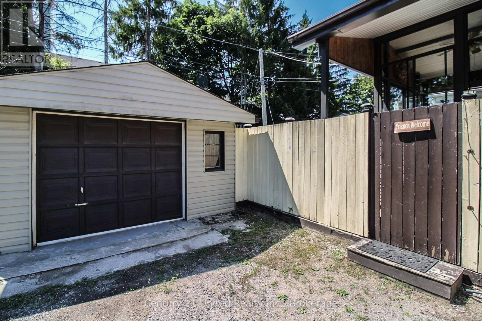 783 St Mary's Street, Peterborough (Otonabee Ward 1), Ontario  K9J 4H1 - Photo 4 - X13566744