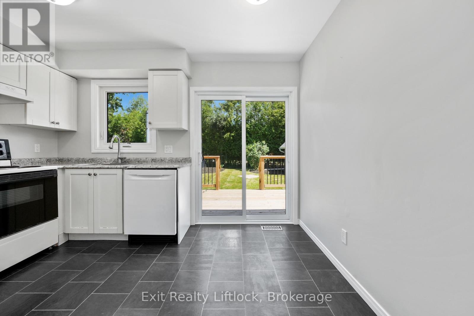 202 Milroy Drive, Peterborough (Northcrest Ward 5), Ontario  K9H 7M8 - Photo 6 - X13566934