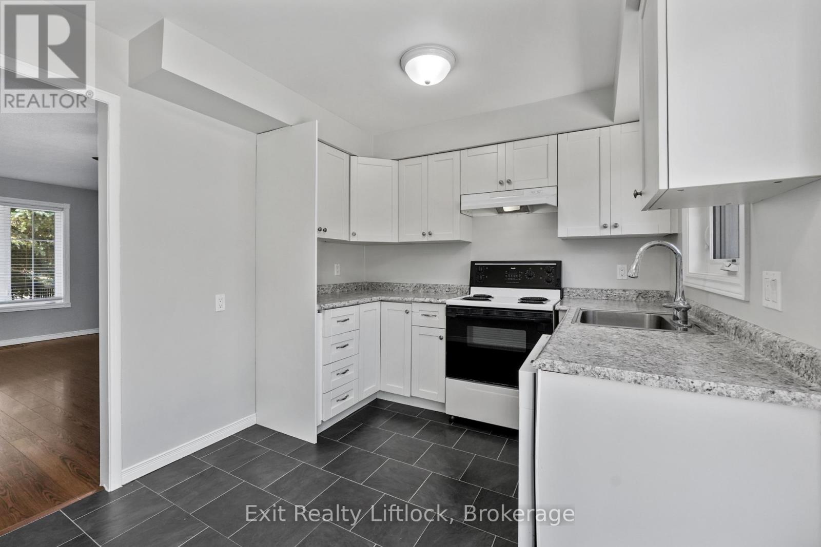 202 Milroy Drive, Peterborough (Northcrest Ward 5), Ontario  K9H 7M8 - Photo 8 - X13566934