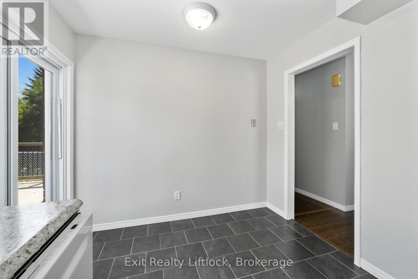 202 Milroy Drive, Peterborough (Northcrest Ward 5), Ontario  K9H 7M8 - Photo 9 - X13566934