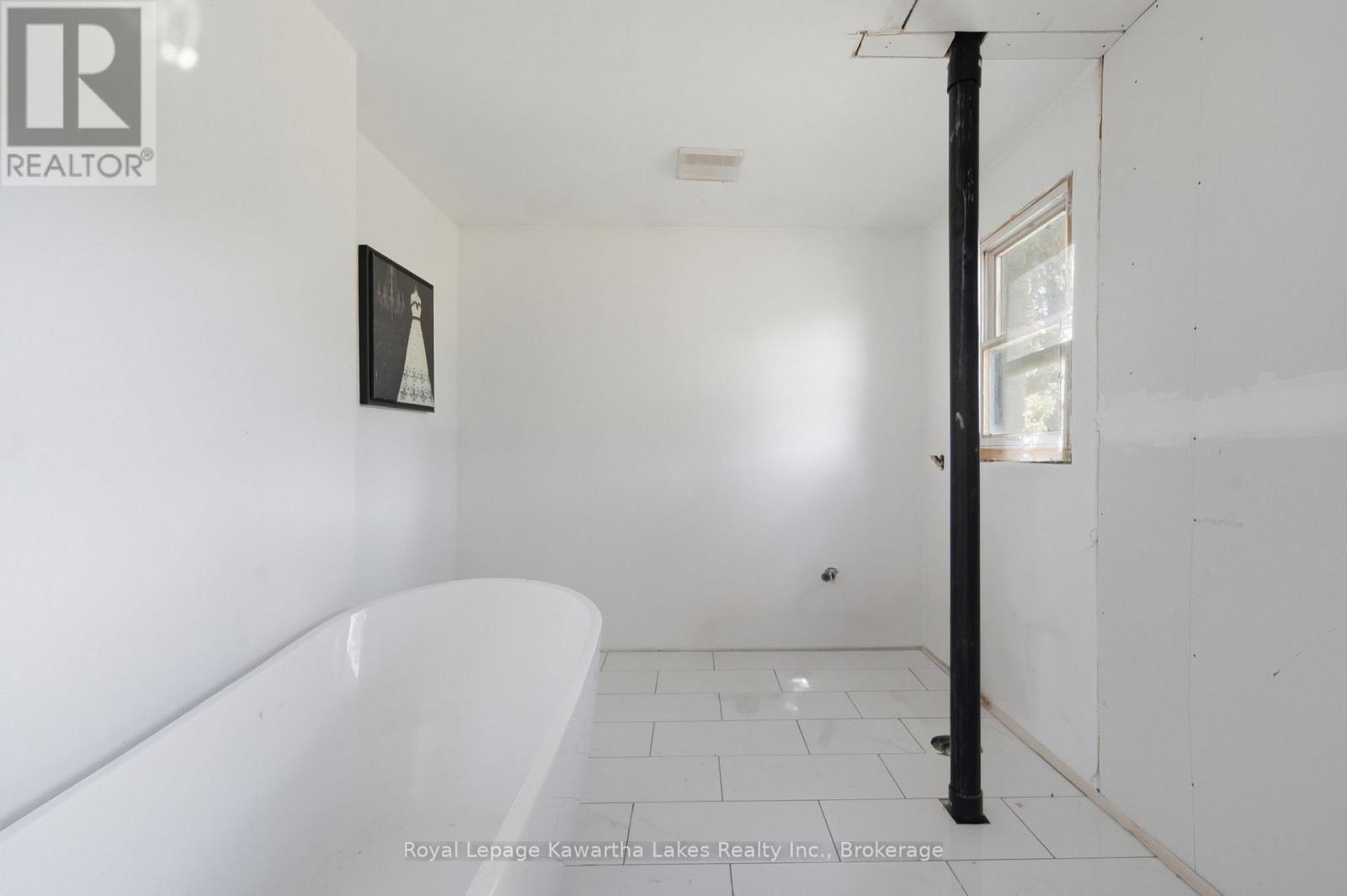 98 Brookview Road, Kawartha Lakes (Ops), Ontario  K9V 4R5 - Photo 25 - X13568500
