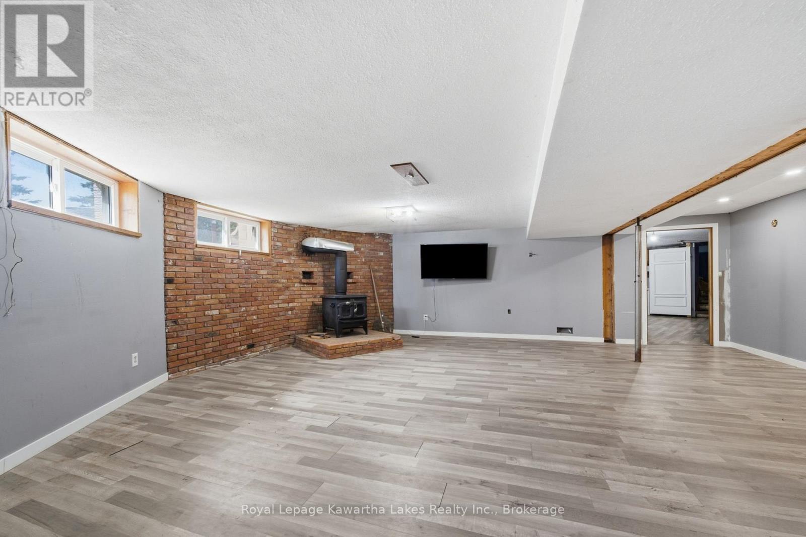 98 Brookview Road, Kawartha Lakes (Ops), Ontario  K9V 4R5 - Photo 33 - X13568500